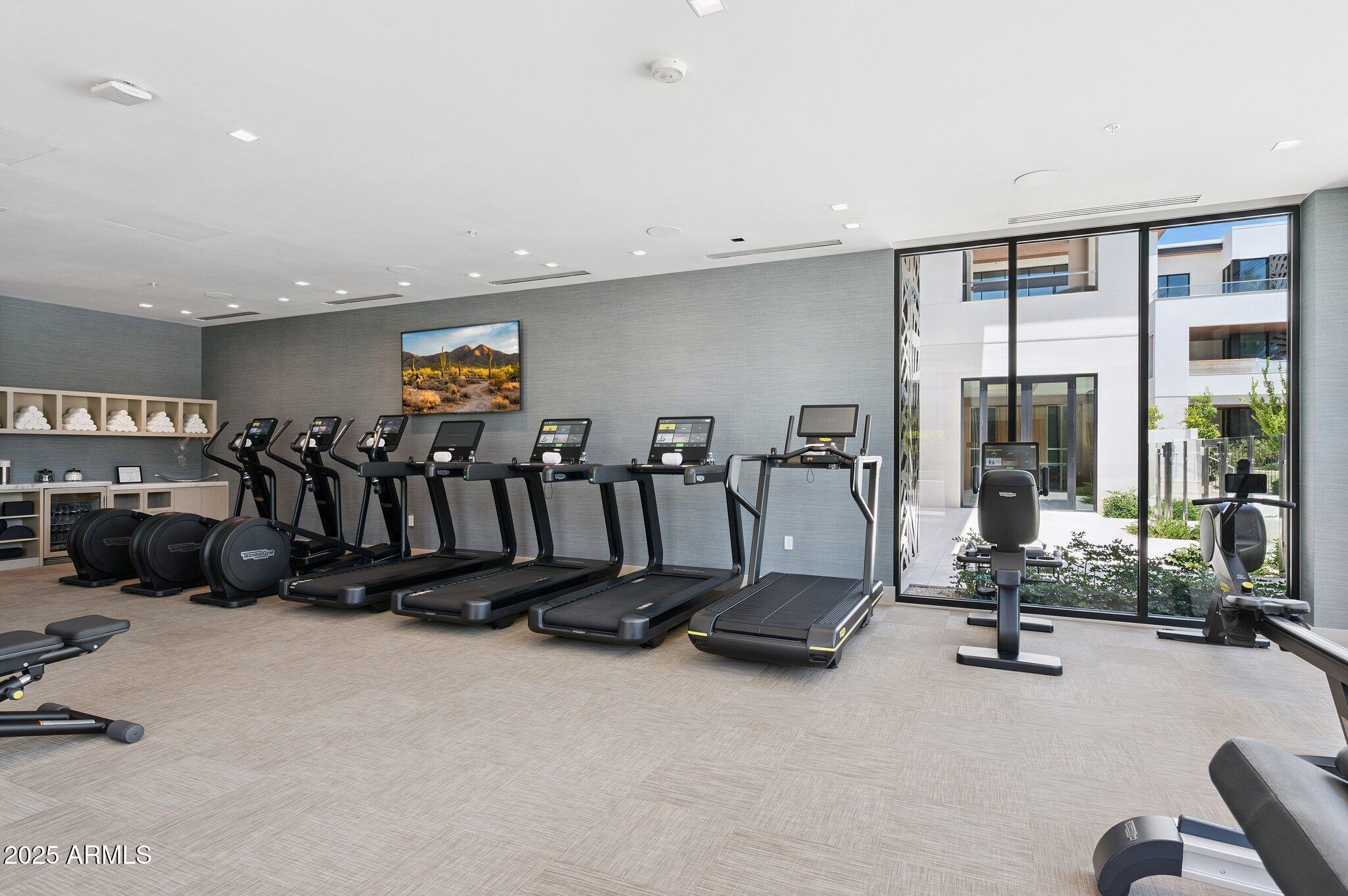 6587 N PALMERAIE Boulevard, 2020