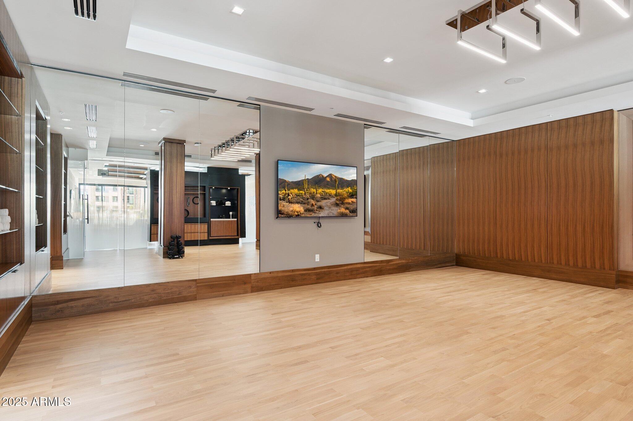 6587 N PALMERAIE Boulevard, 2020