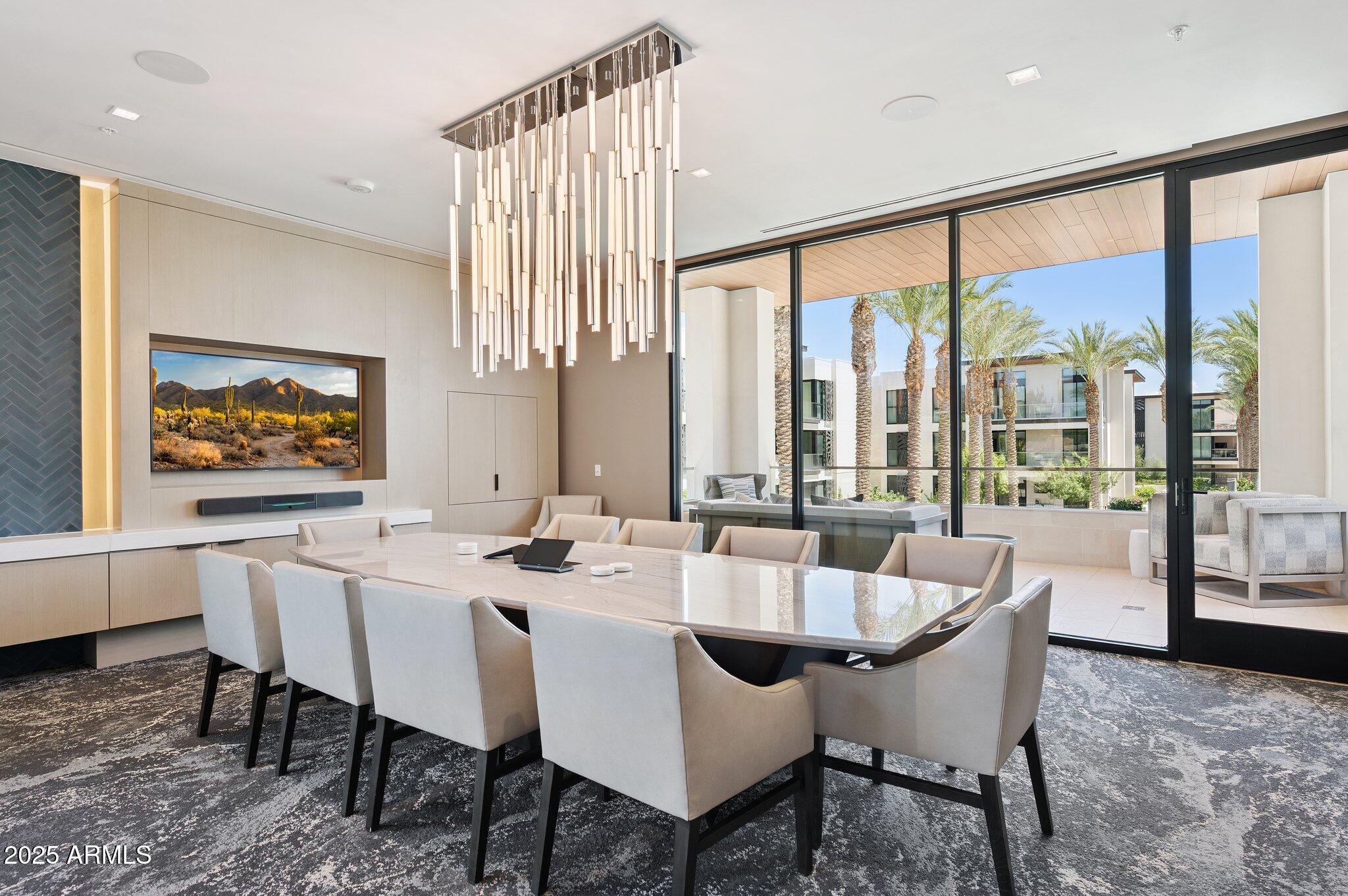 6587 N PALMERAIE Boulevard, 2020