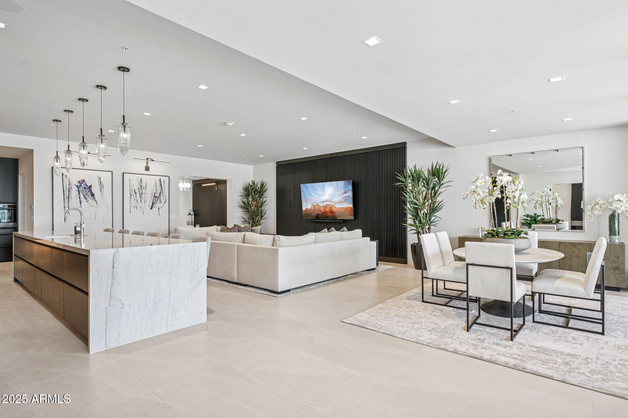 6587 N PALMERAIE Boulevard, 2020