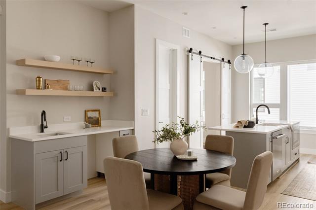 8260 E 36th Avenue Unit: 31