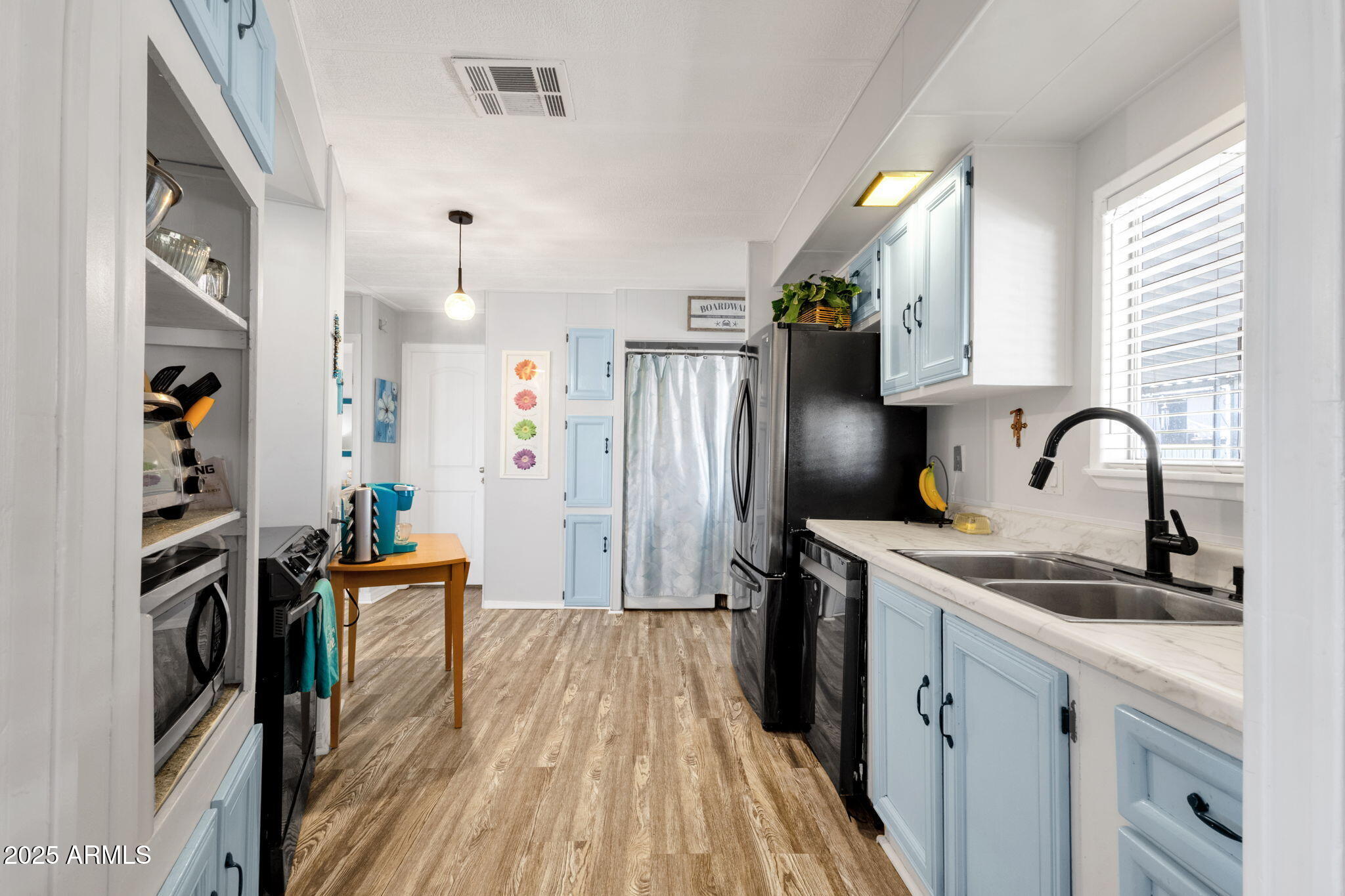 200 E Knox Road, 104