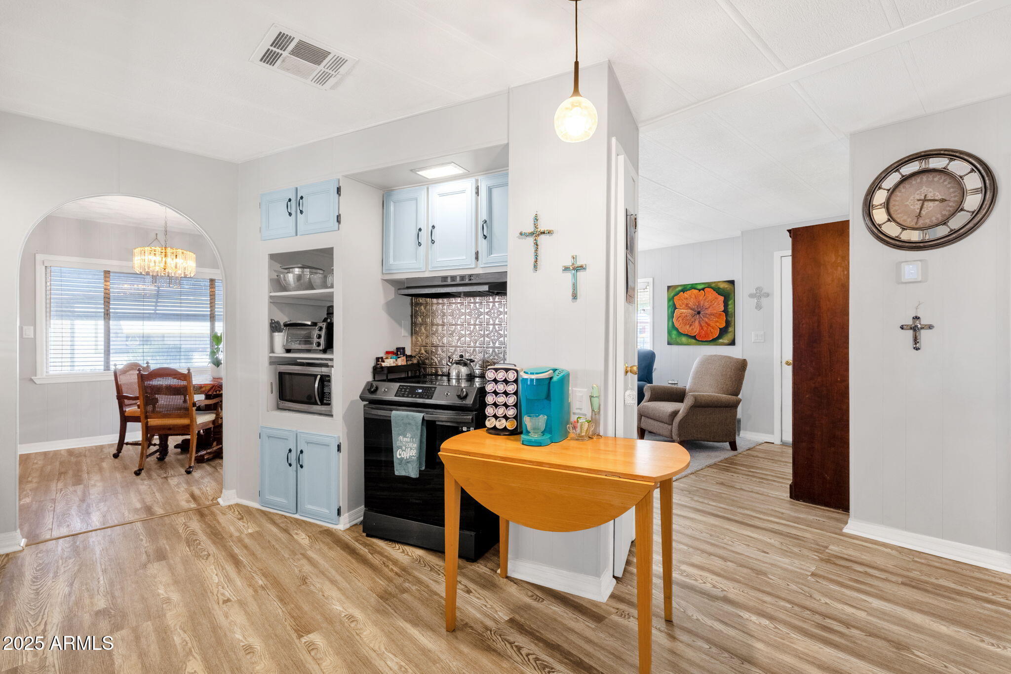 200 E Knox Road, 104