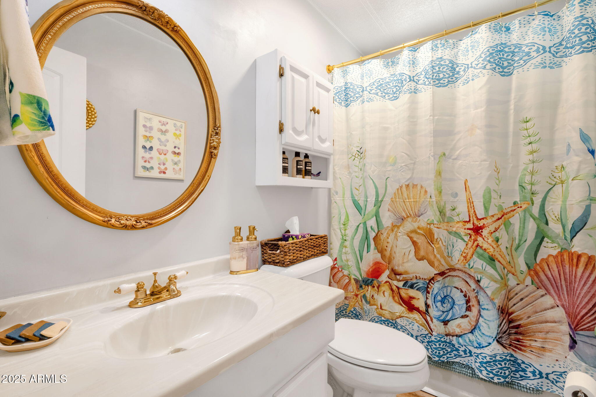 200 E Knox Road, 104