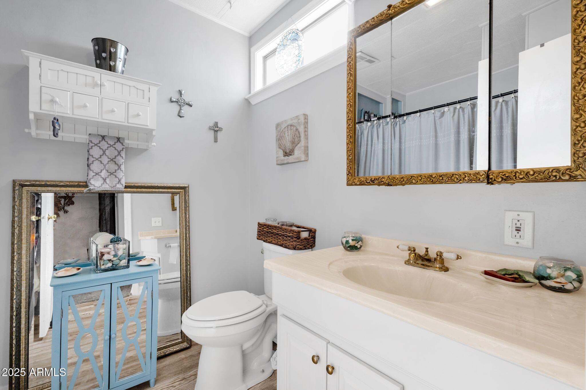 200 E Knox Road, 104