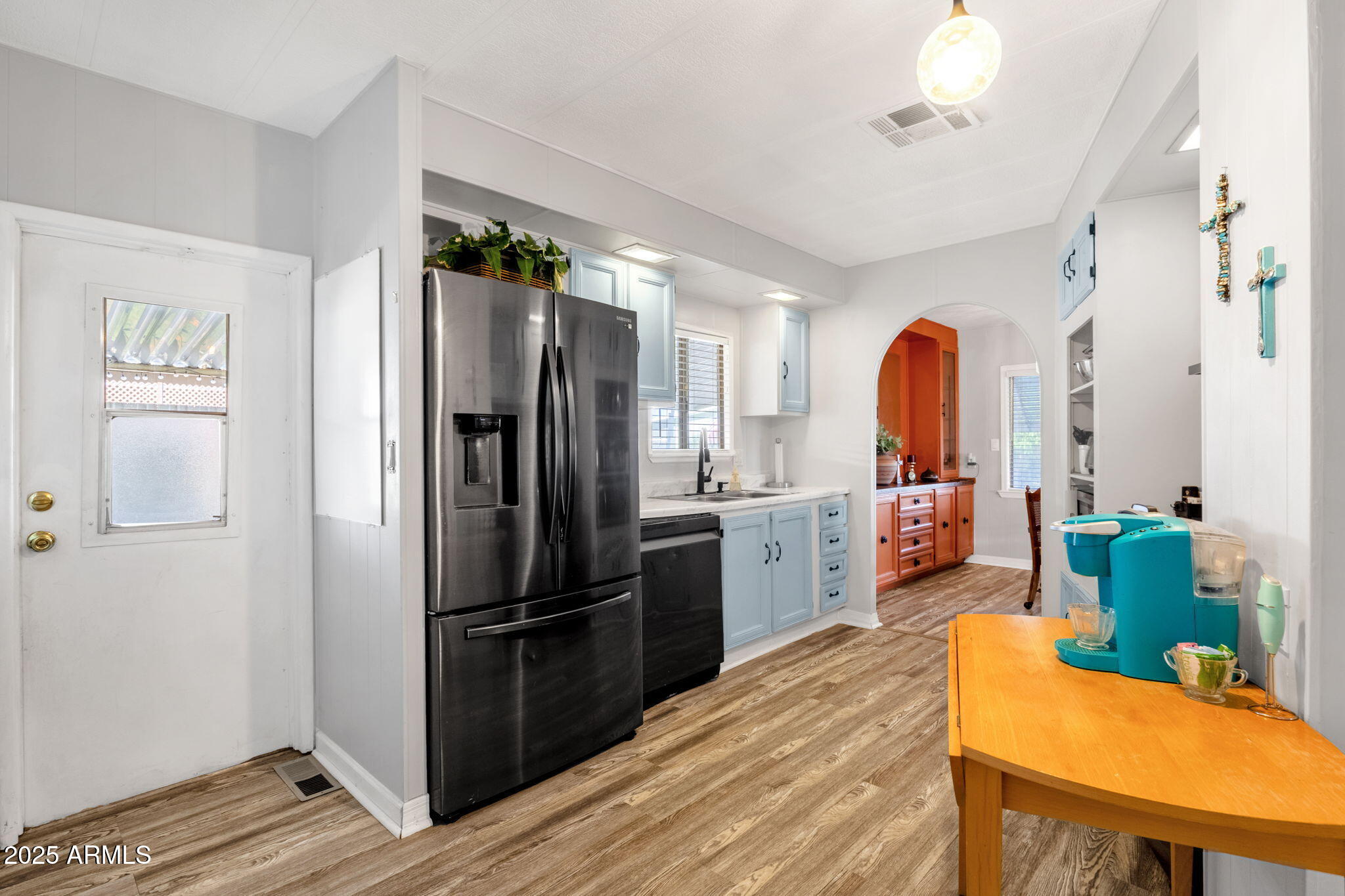 200 E Knox Road, 104