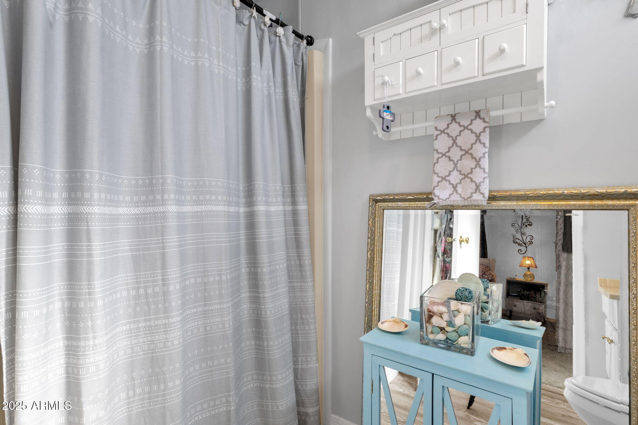 200 E Knox Road, 104