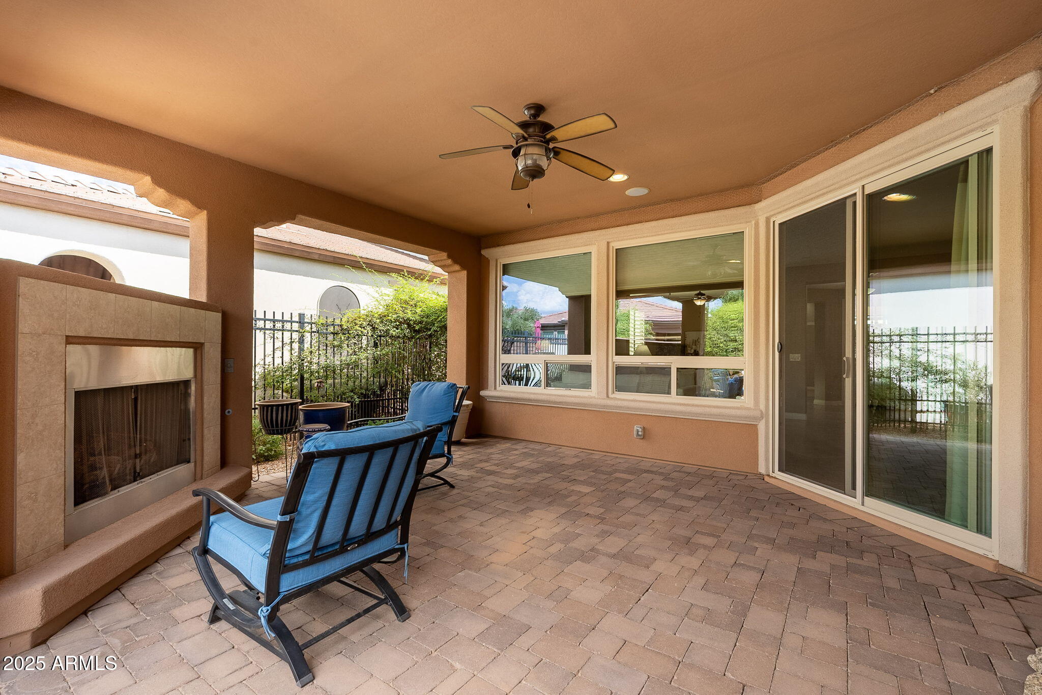 1518 E COPPER Hollow