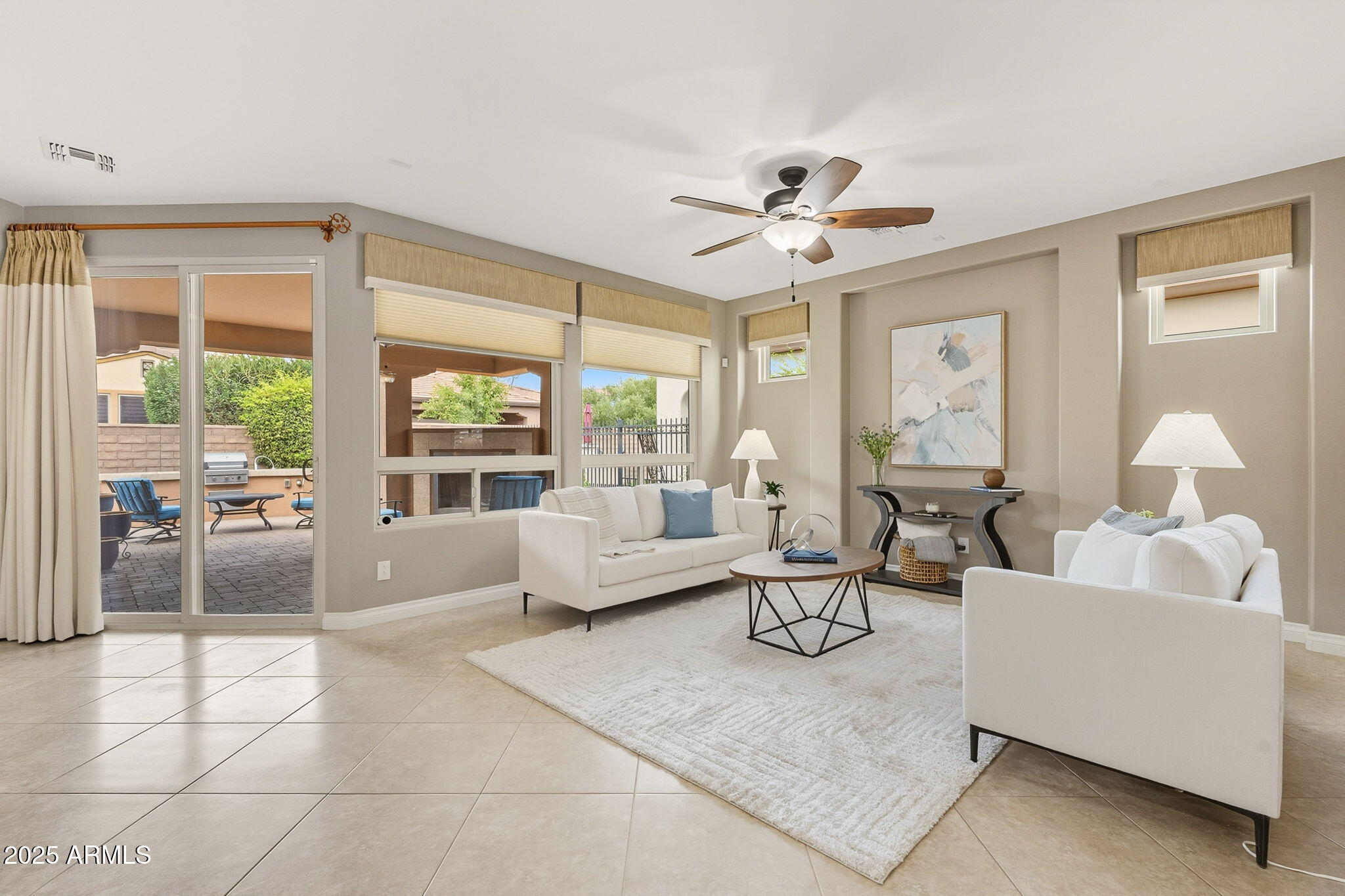 1518 E COPPER Hollow