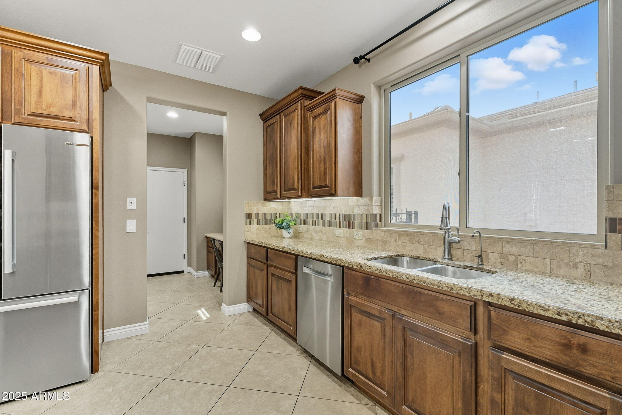 1518 E COPPER Hollow