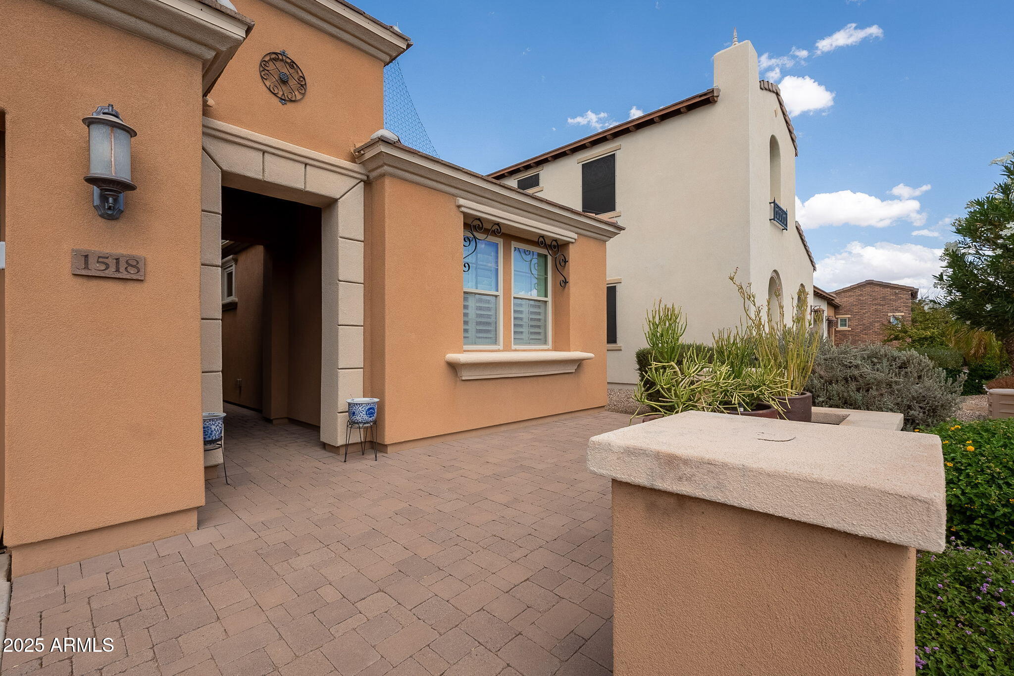 1518 E COPPER Hollow