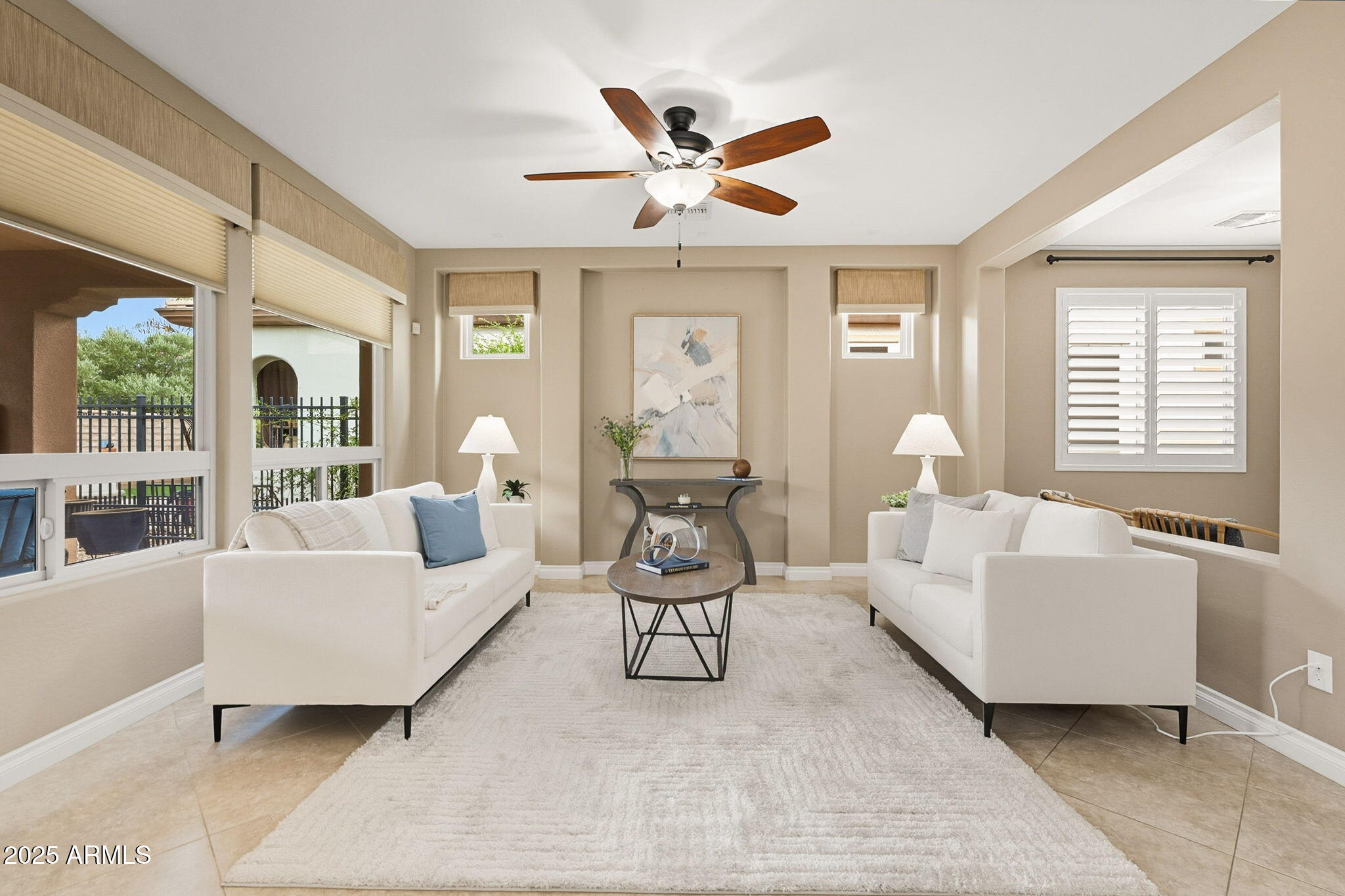 1518 E COPPER Hollow