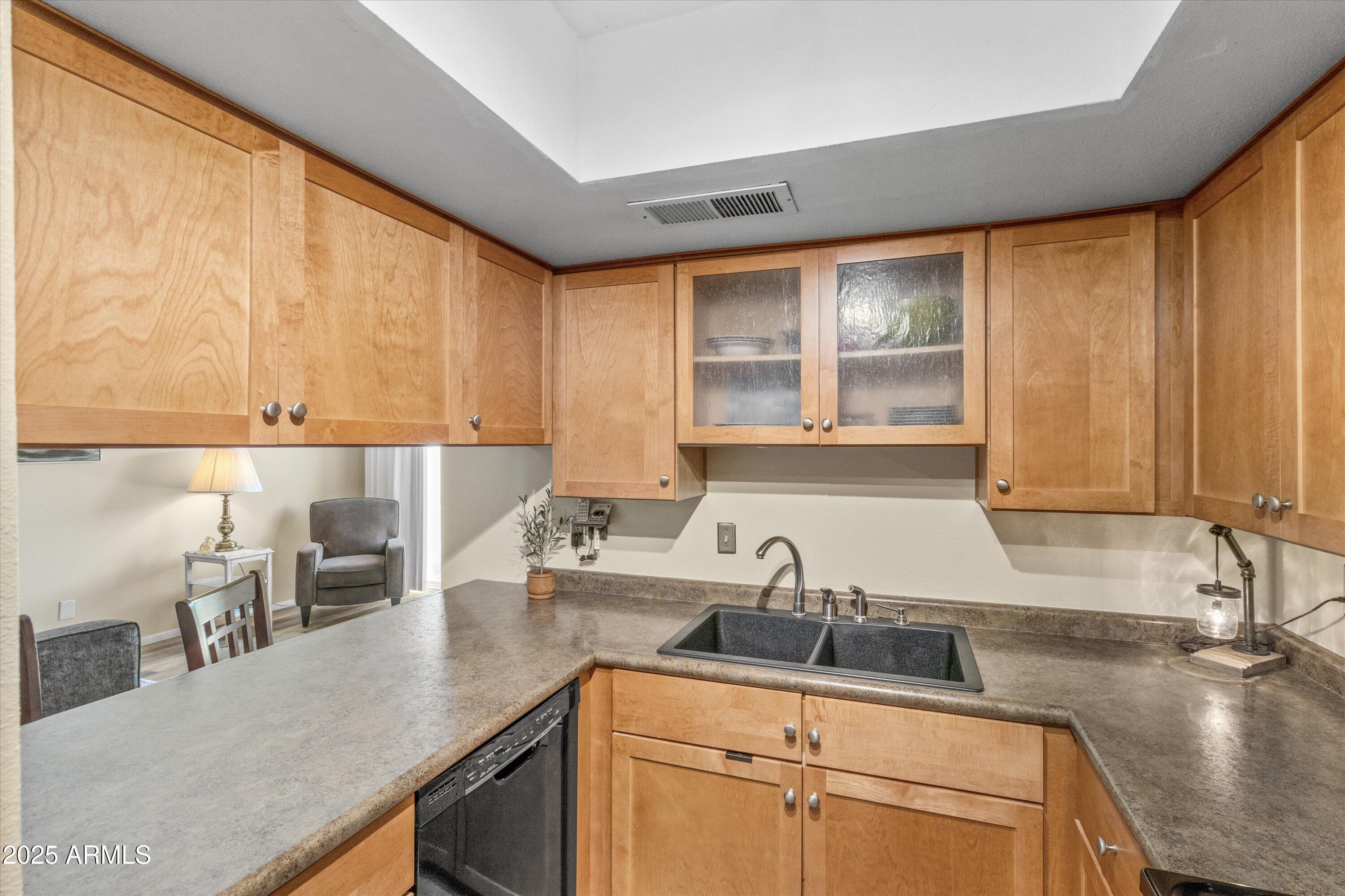 6810 S SNYDER Lane