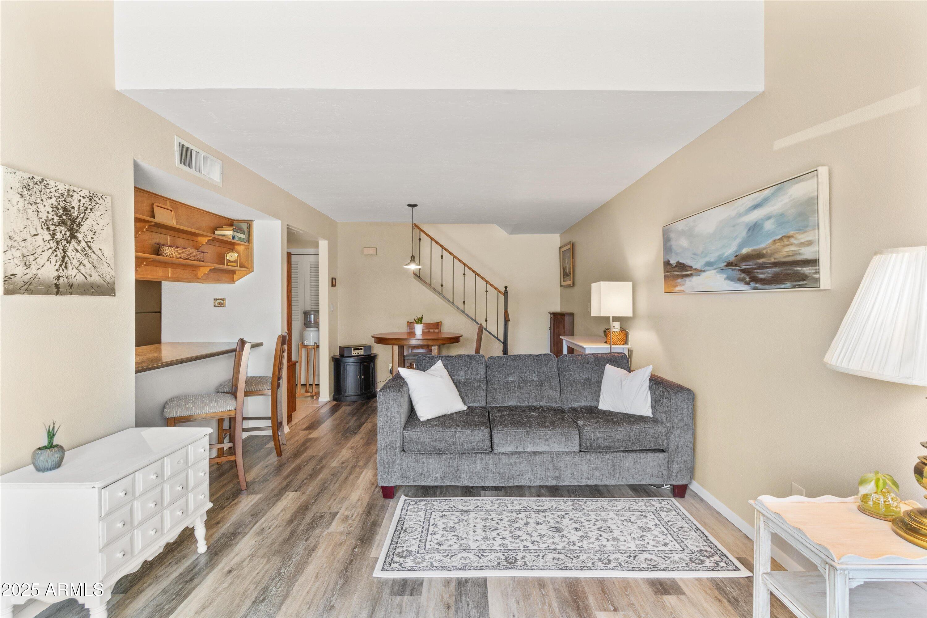 6810 S SNYDER Lane