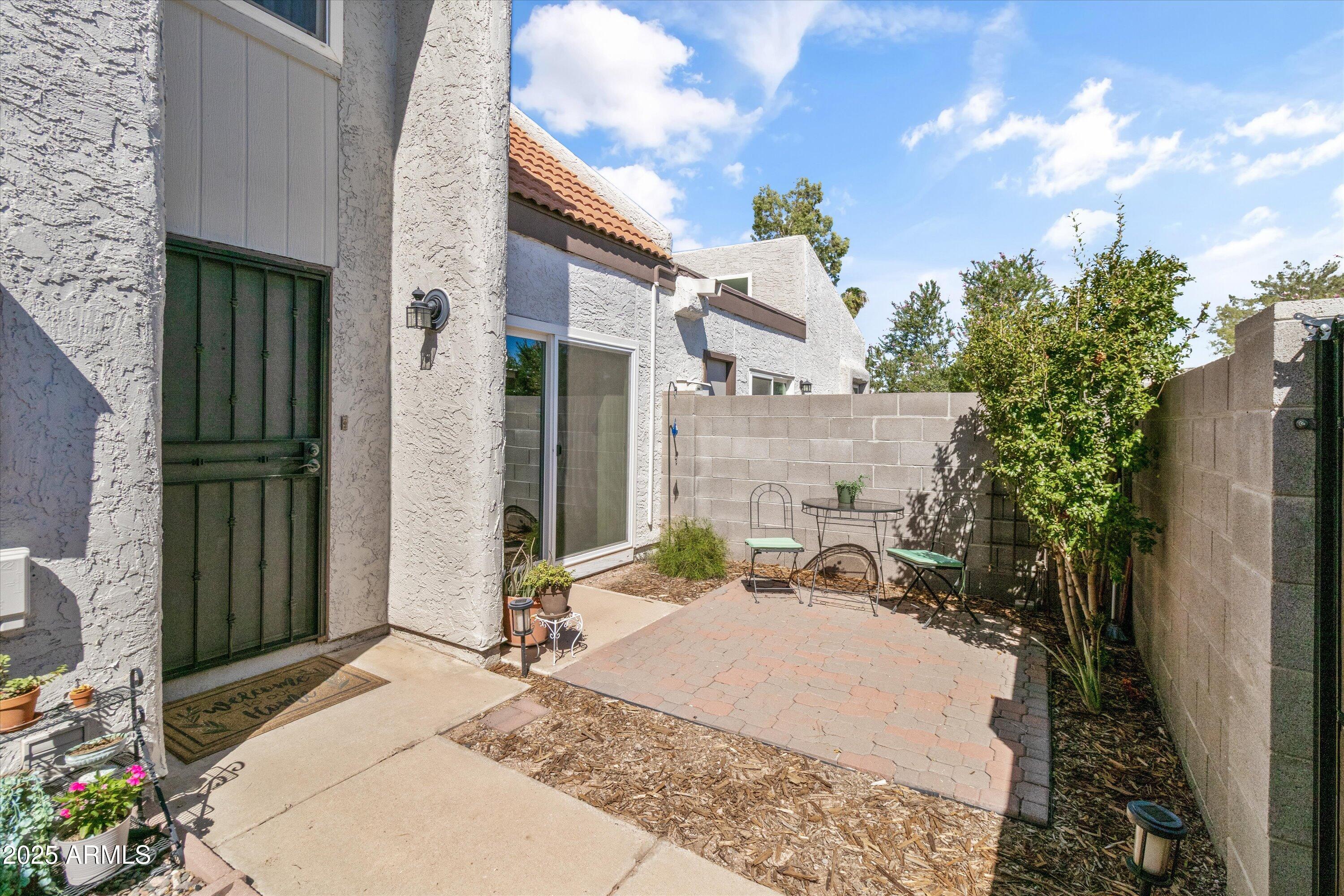 6810 S SNYDER Lane