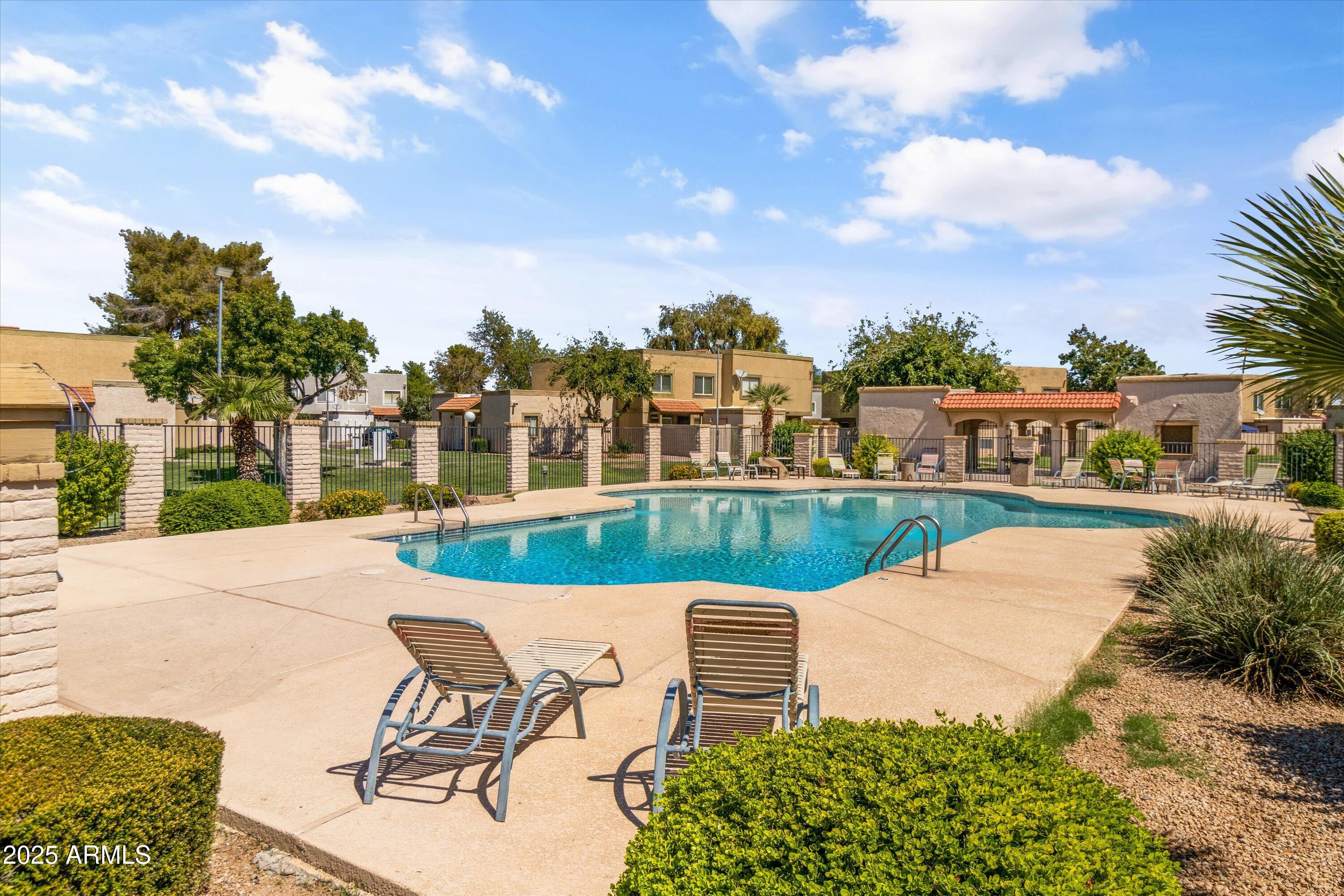 6810 S SNYDER Lane