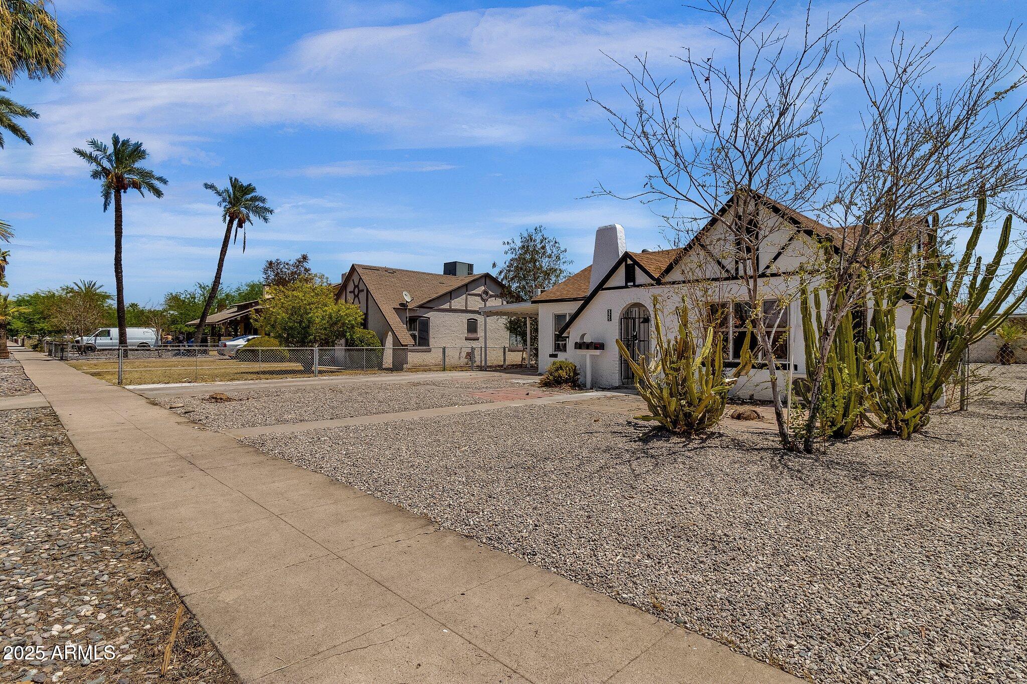 325 N 17TH Drive