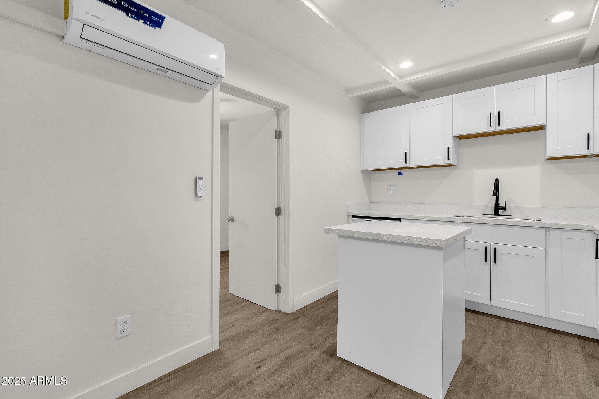 325 N 17TH Drive