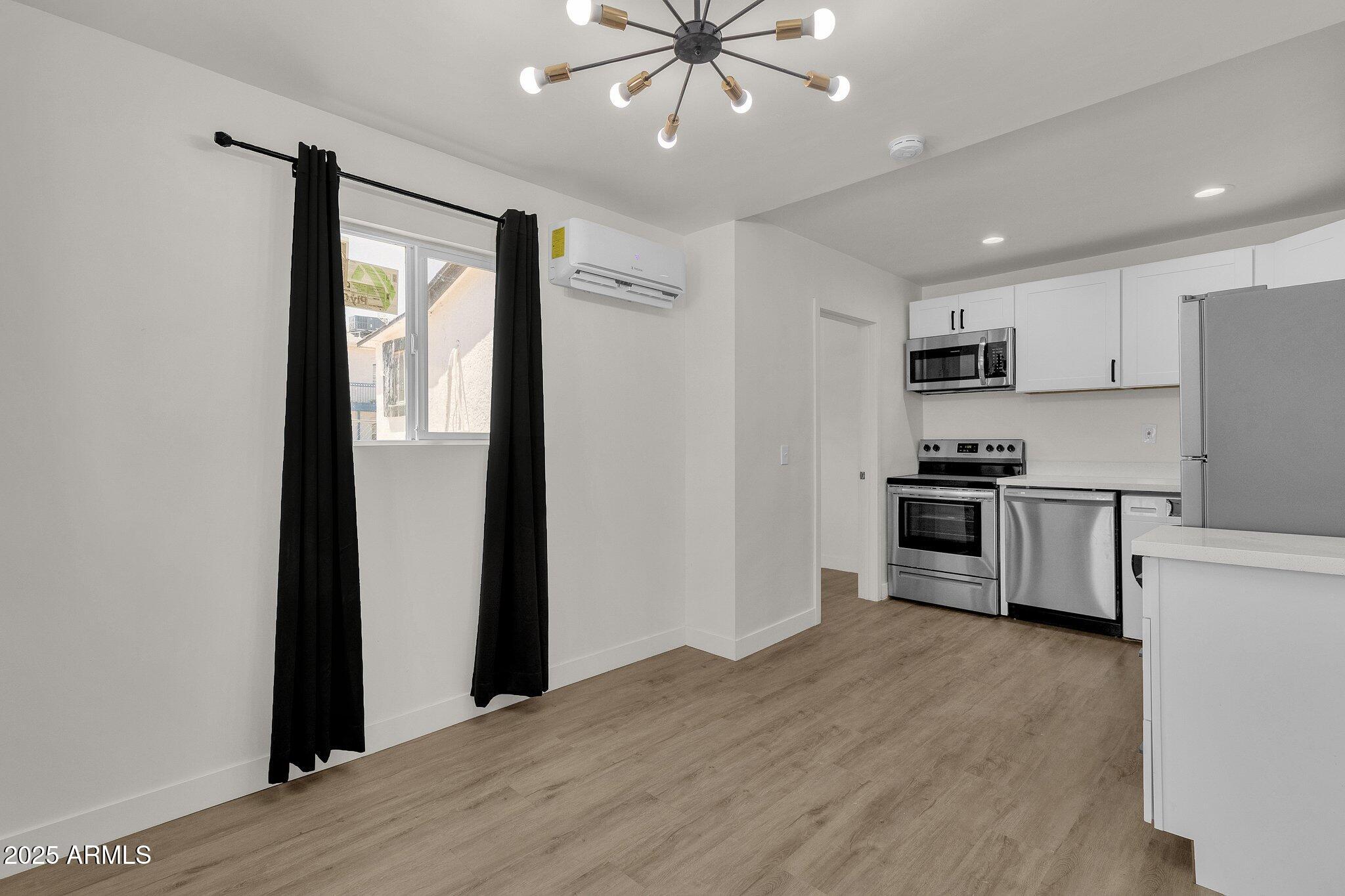 325 N 17TH Drive