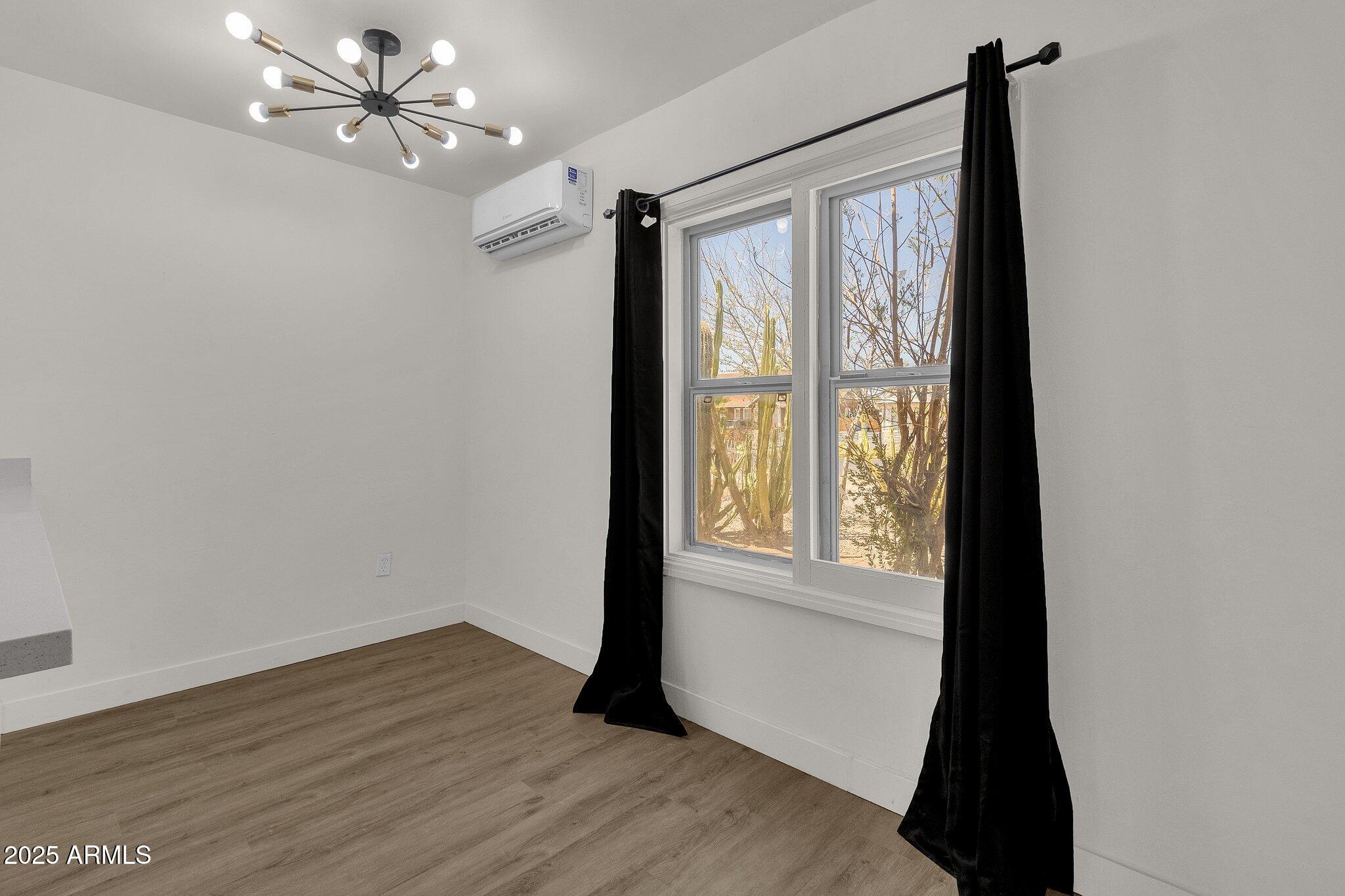 325 N 17TH Drive