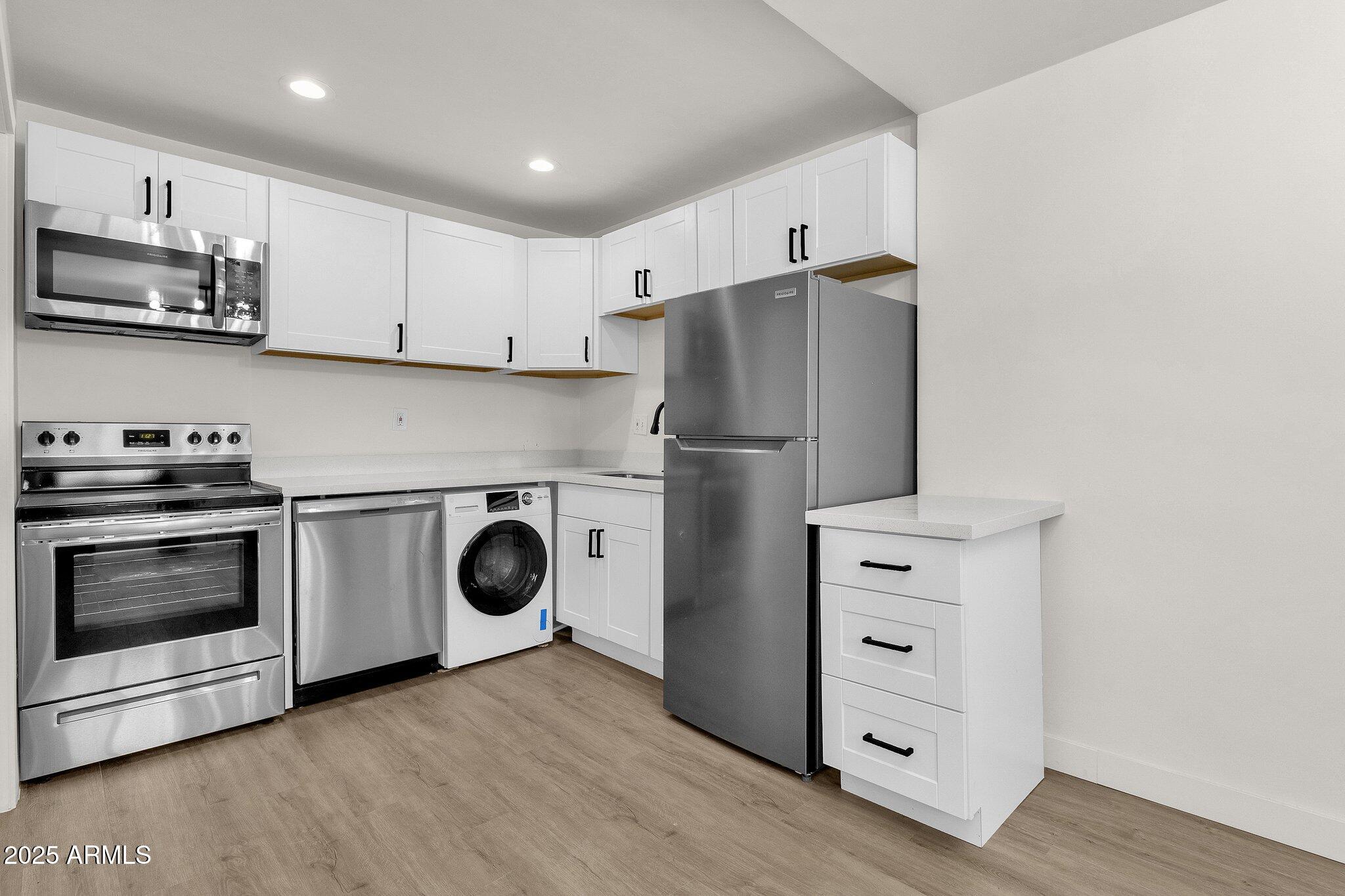 325 N 17TH Drive