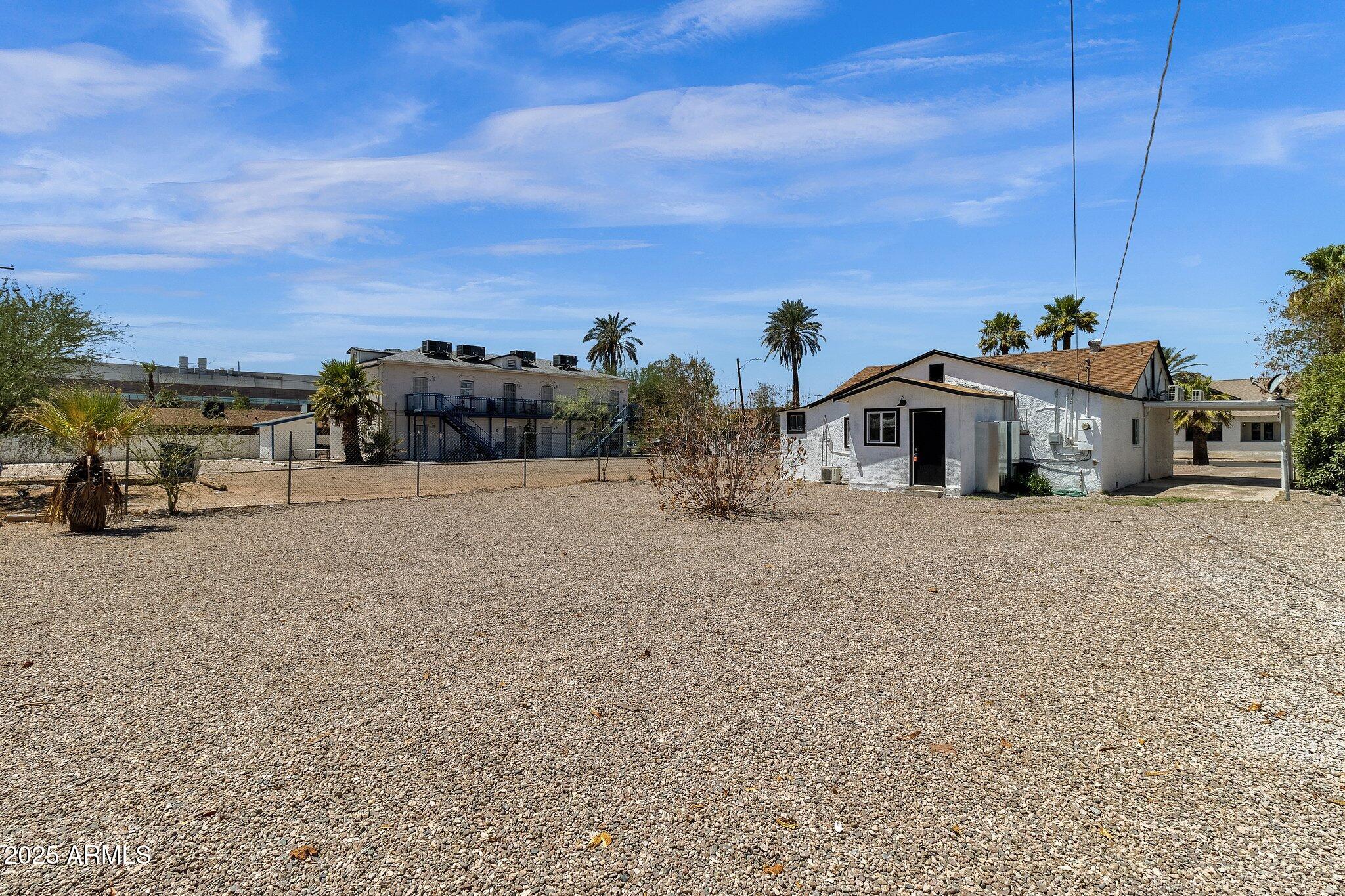 325 N 17TH Drive