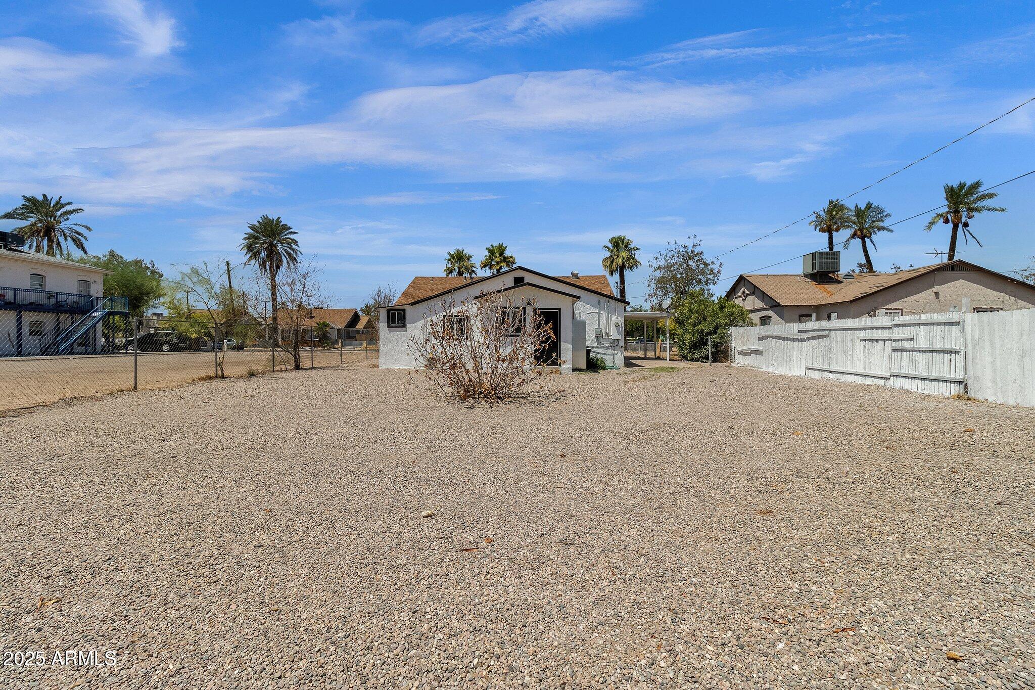 325 N 17TH Drive
