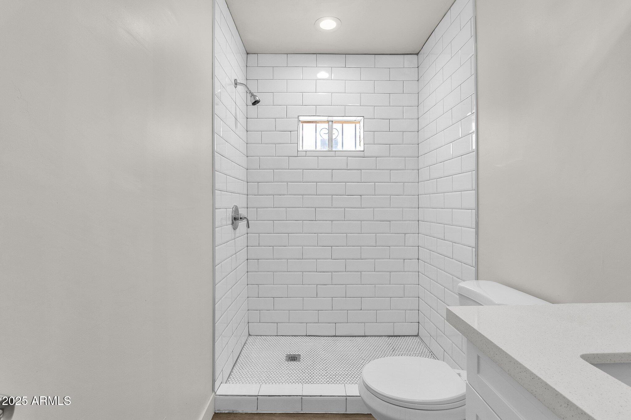325 N 17TH Drive