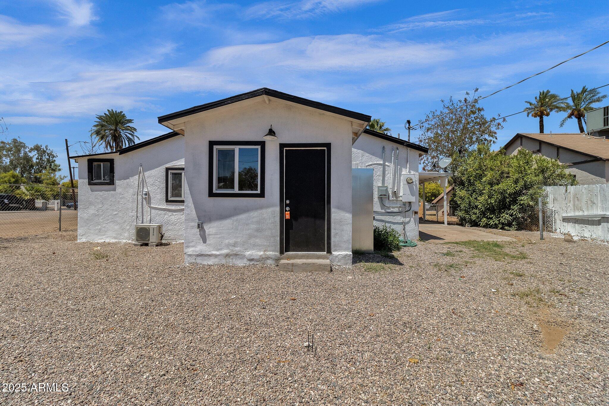 325 N 17TH Drive