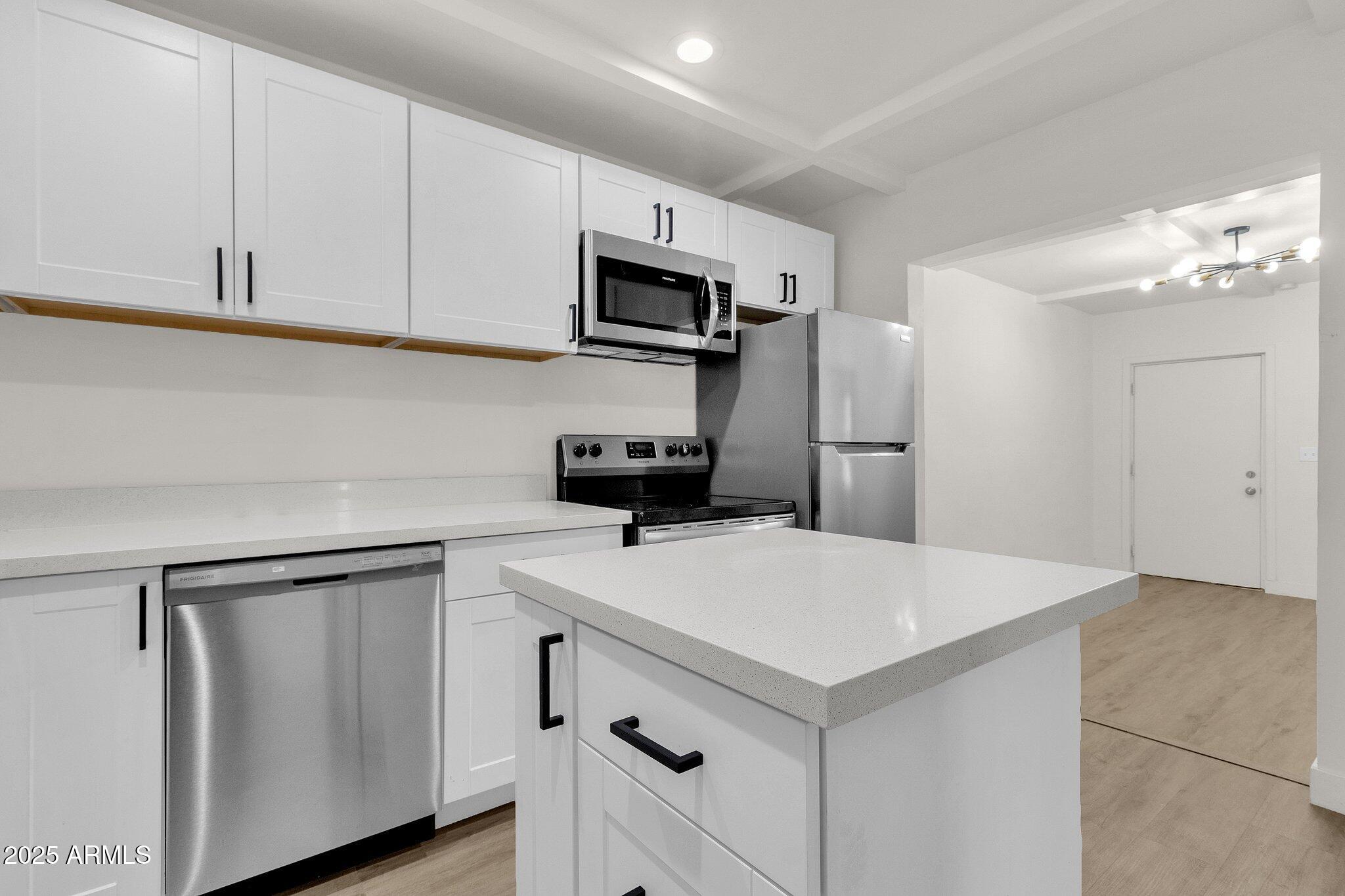 325 N 17TH Drive