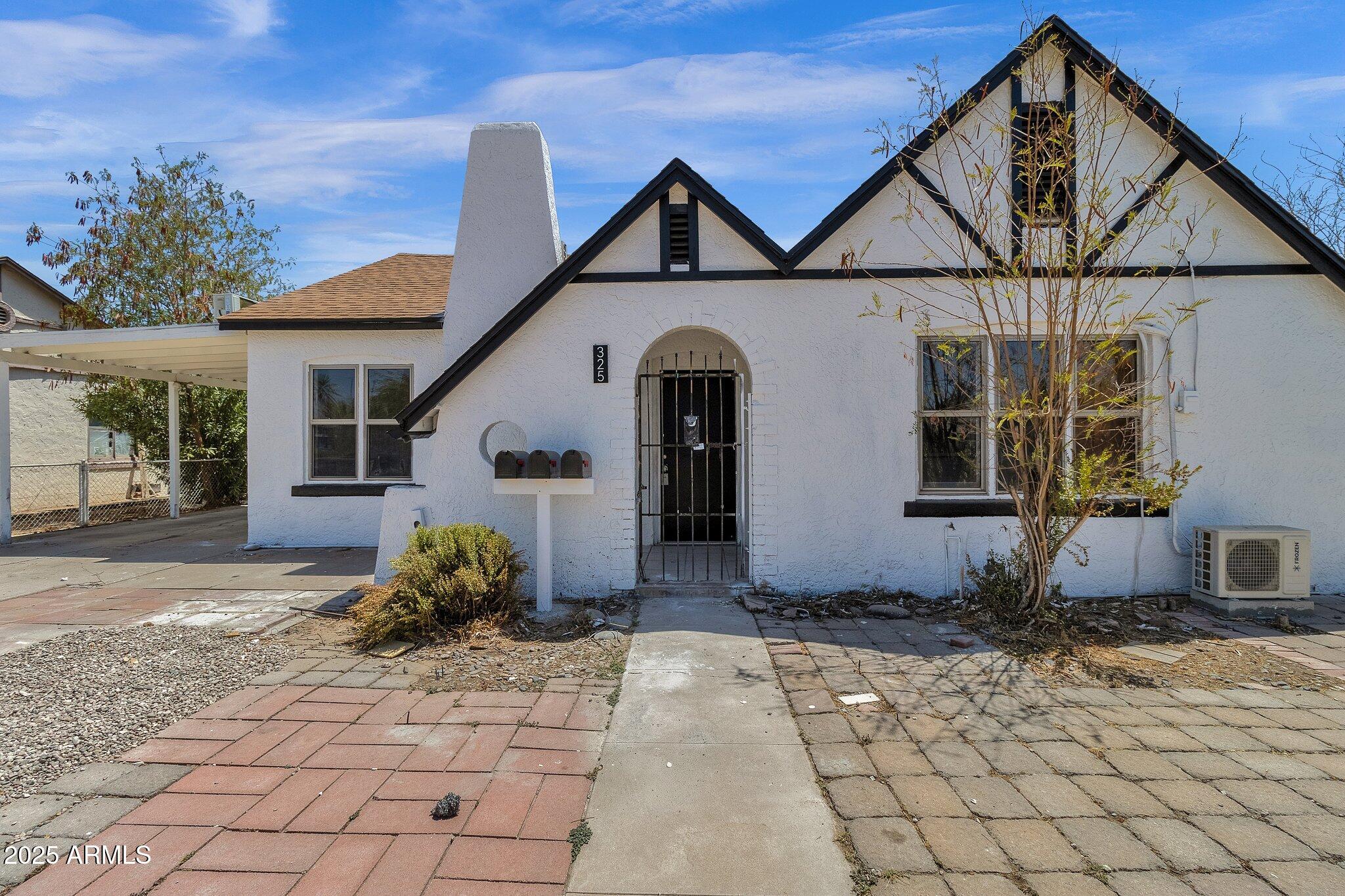 325 N 17TH Drive