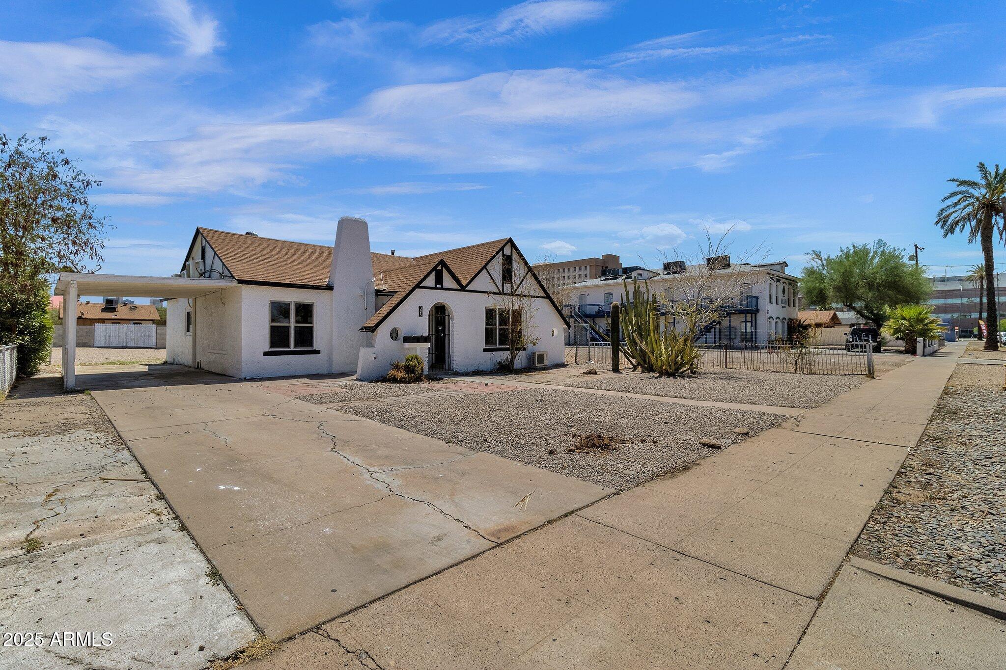 325 N 17TH Drive