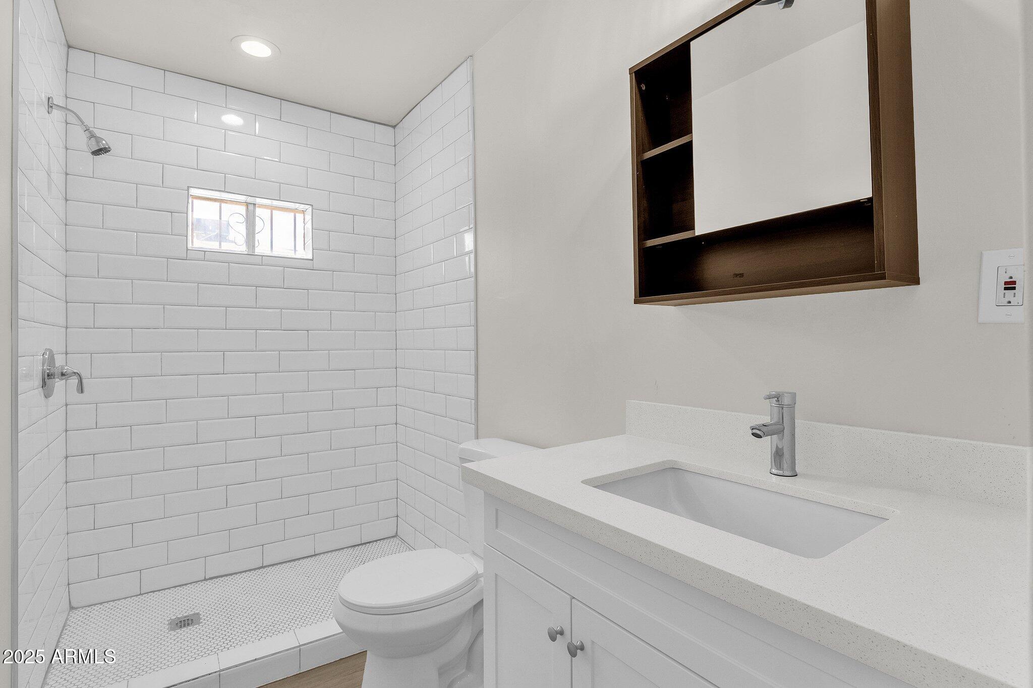 325 N 17TH Drive