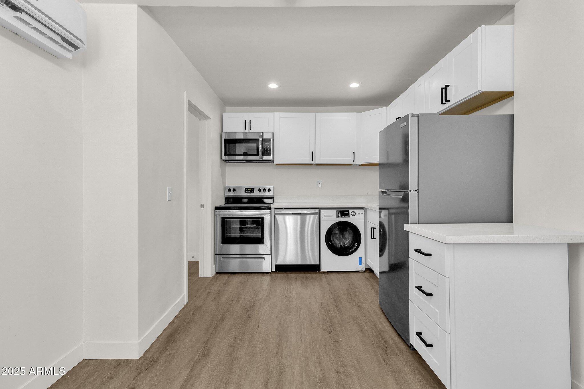 325 N 17TH Drive