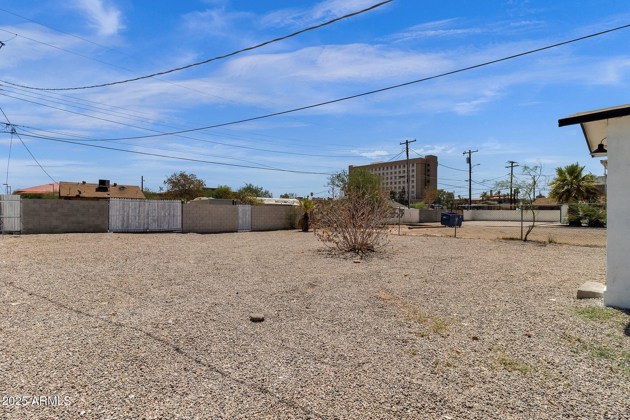 325 N 17TH Drive