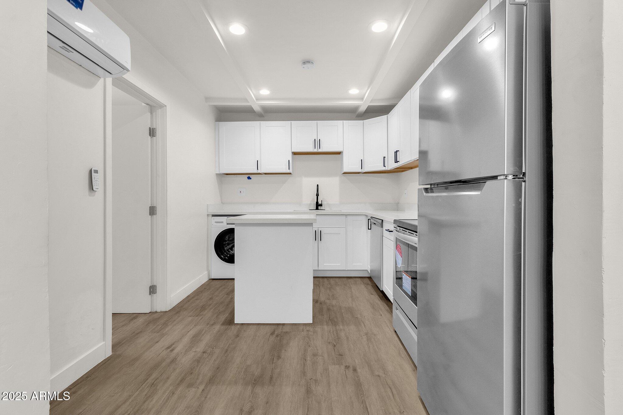 325 N 17TH Drive