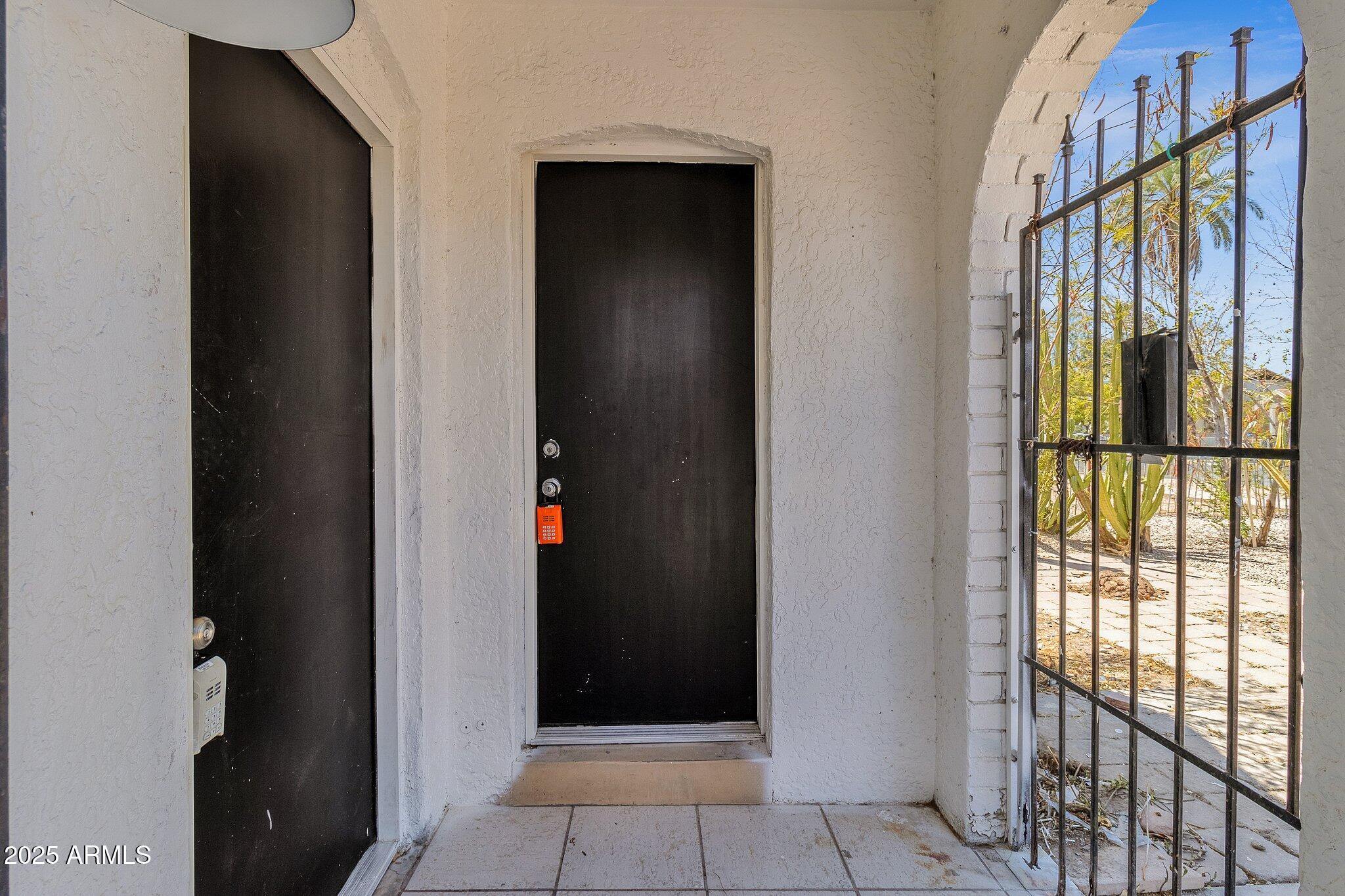325 N 17TH Drive