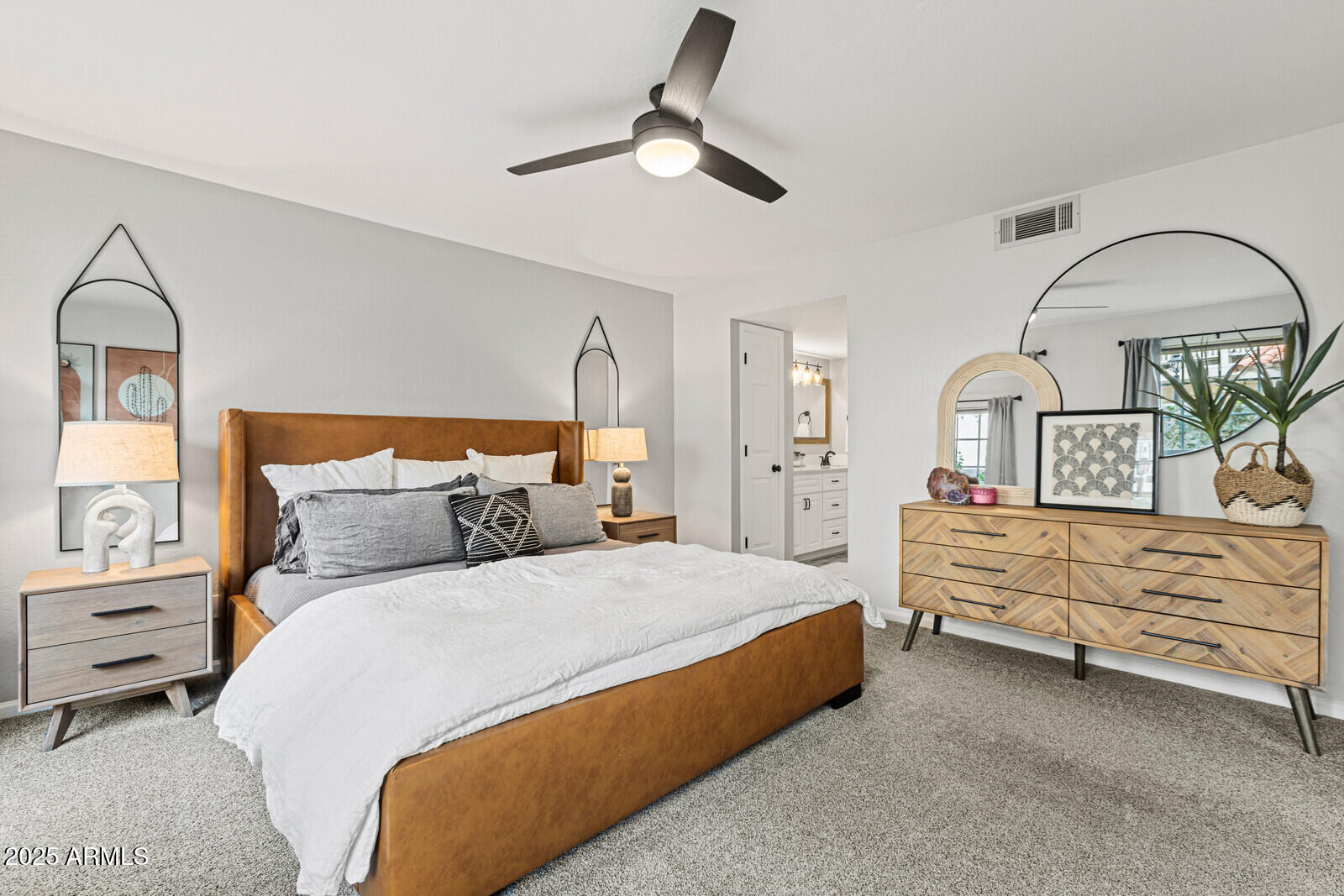 7800 E LINCOLN Drive, 1096