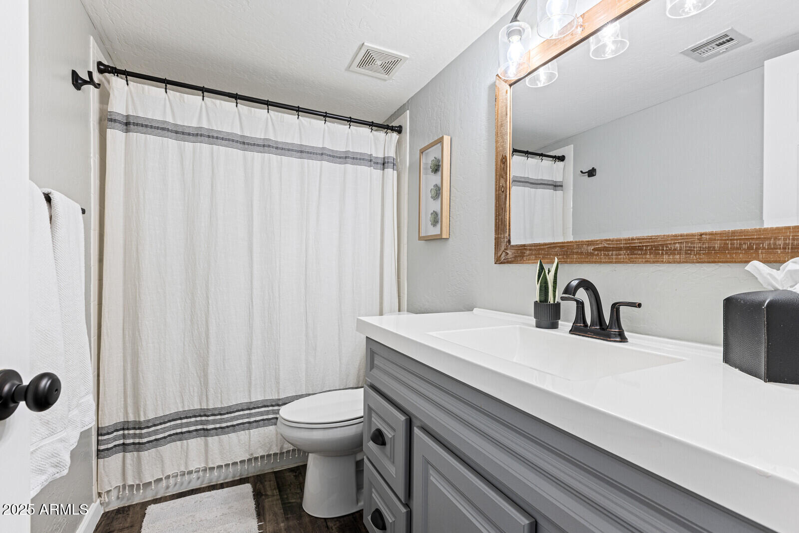 7800 E LINCOLN Drive, 1096