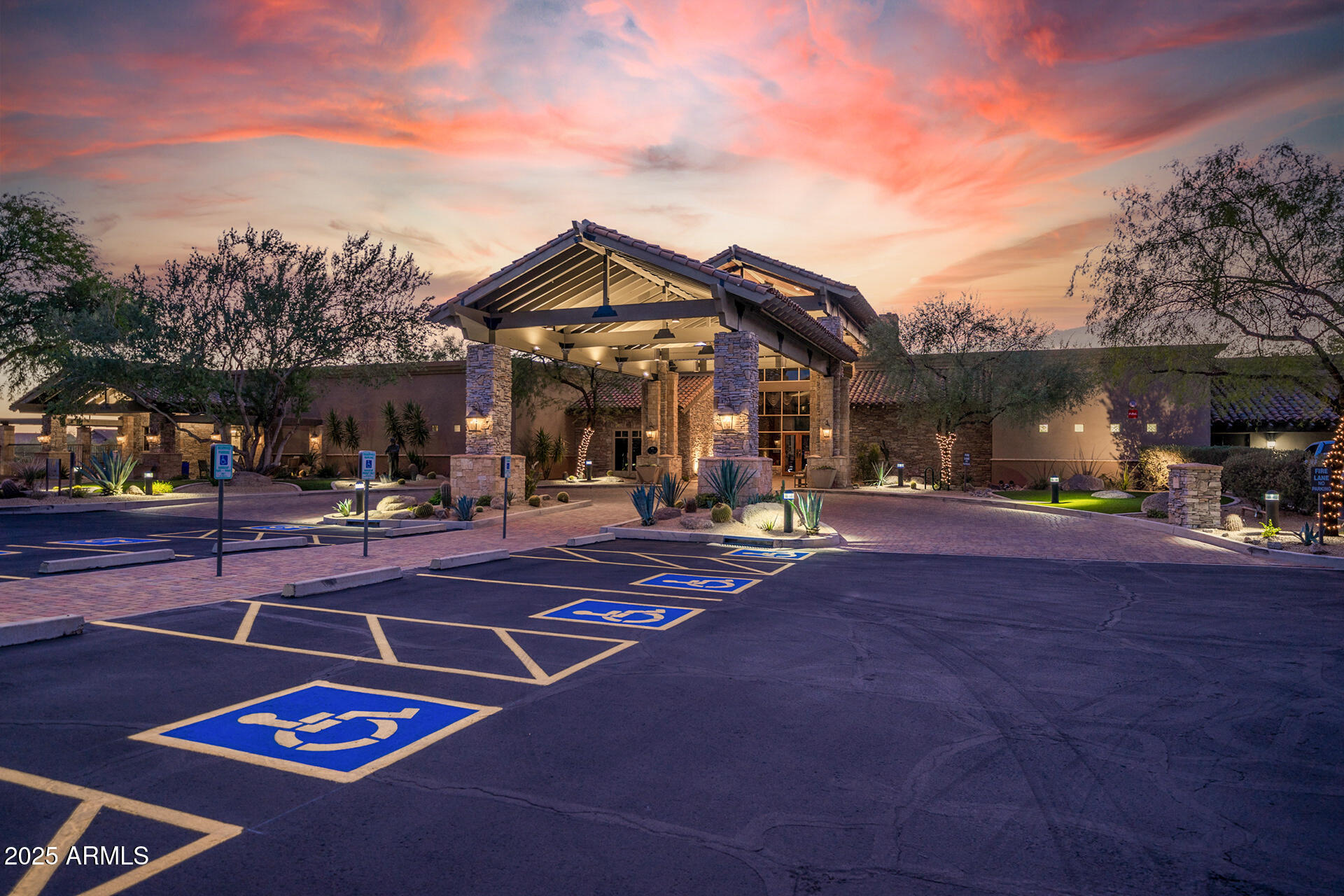 4037 N PINNACLE HILLS Circle