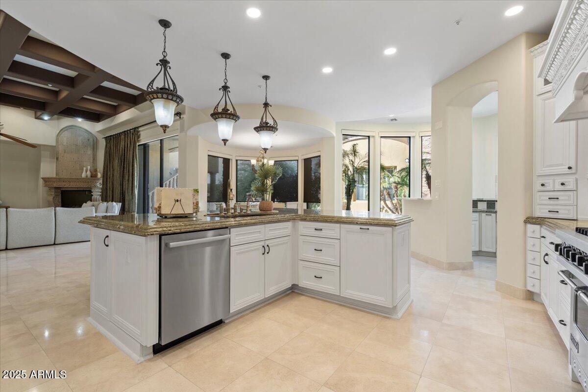 4037 N PINNACLE HILLS Circle