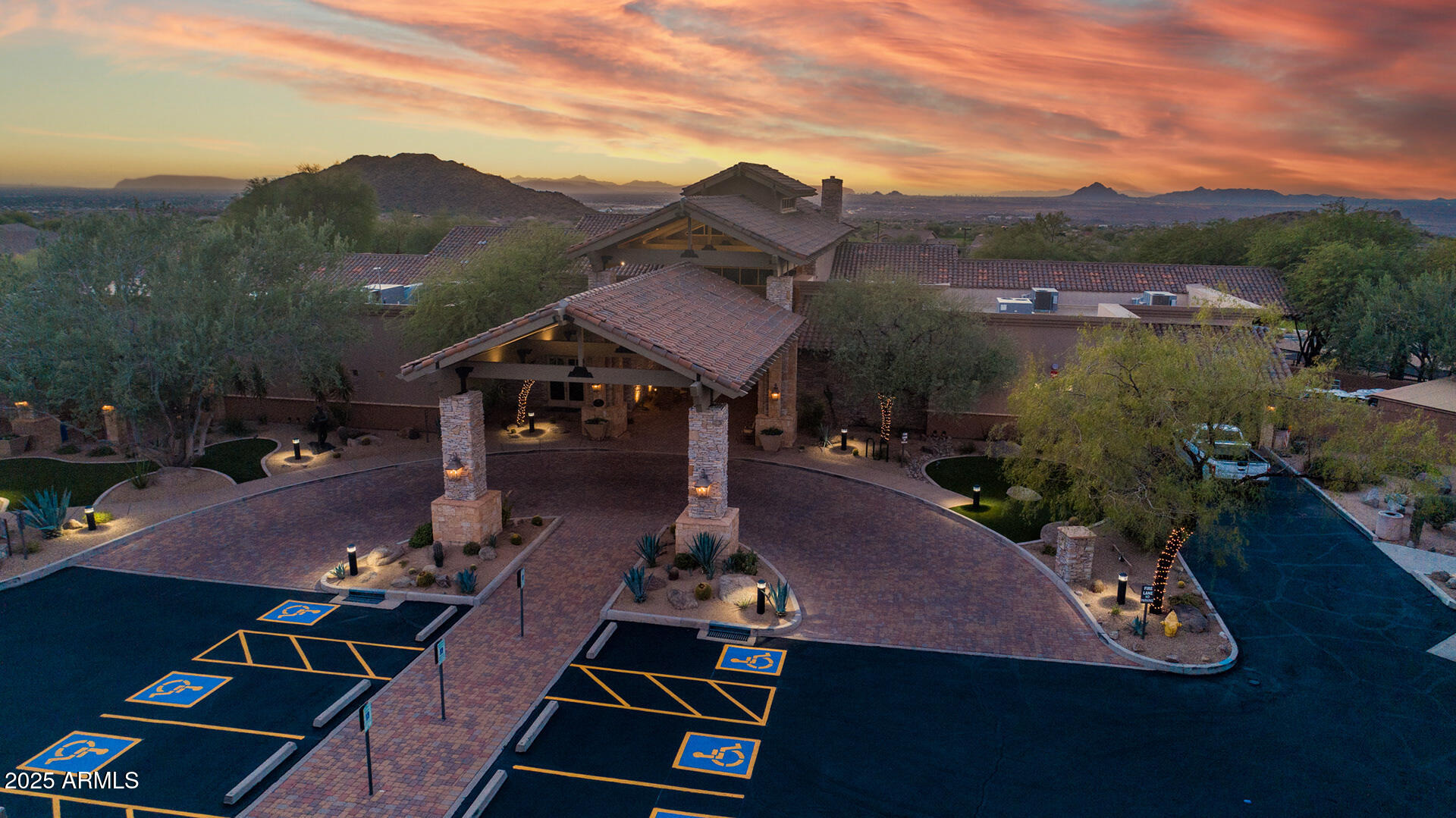 4037 N PINNACLE HILLS Circle