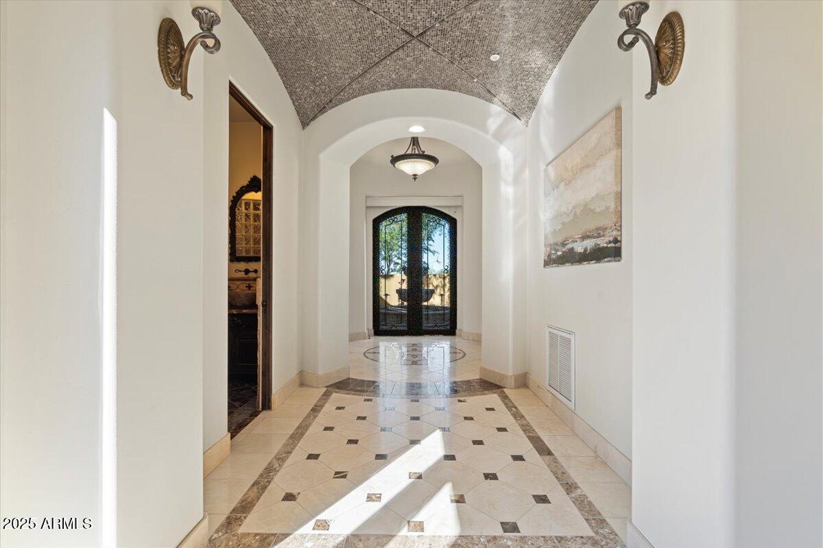 4037 N PINNACLE HILLS Circle