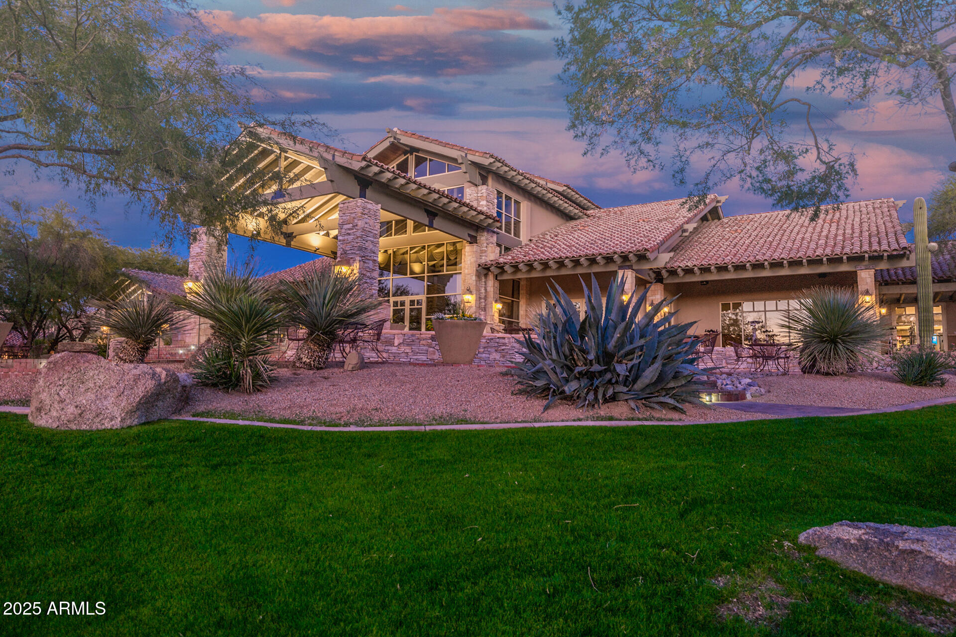 4037 N PINNACLE HILLS Circle