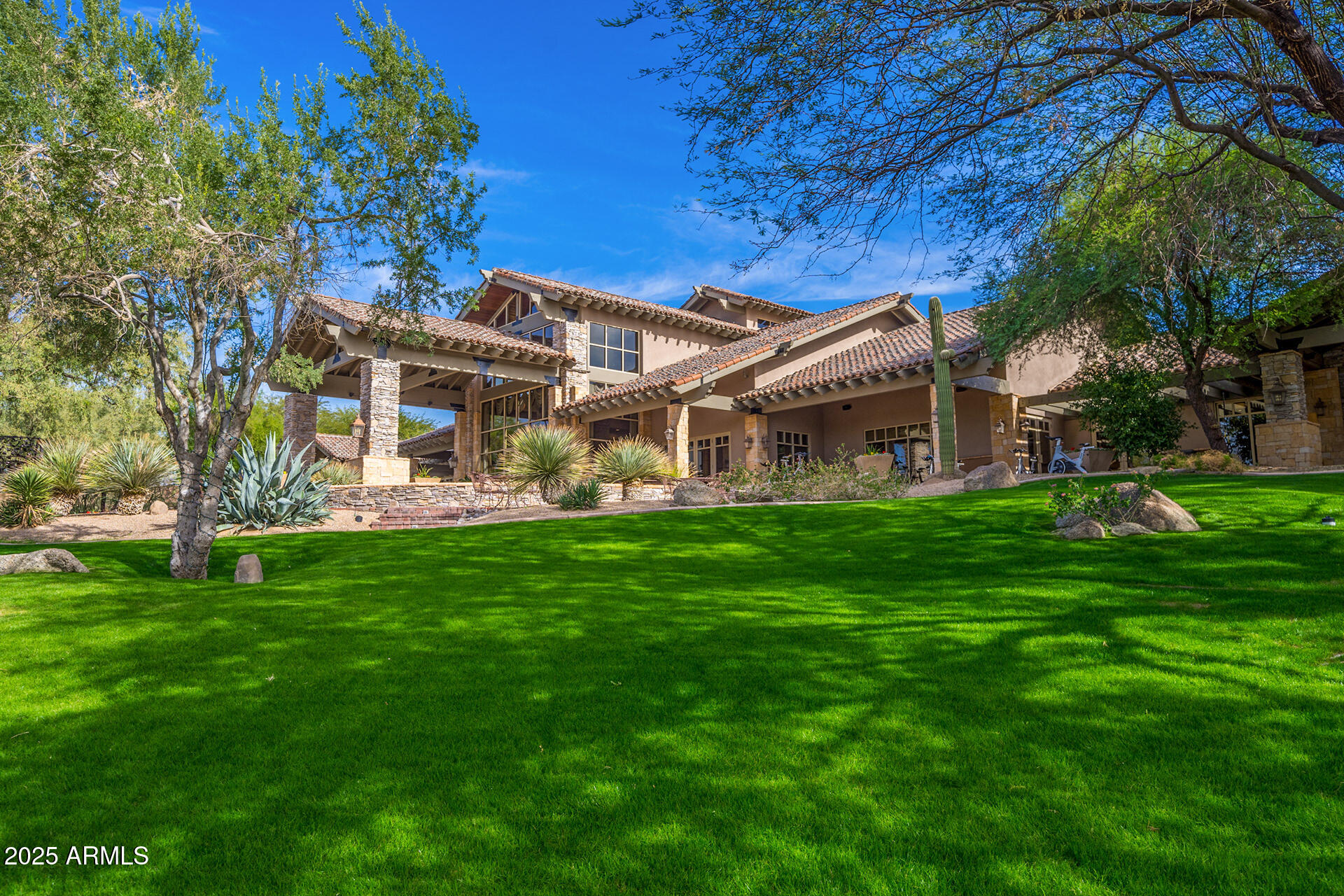 4037 N PINNACLE HILLS Circle