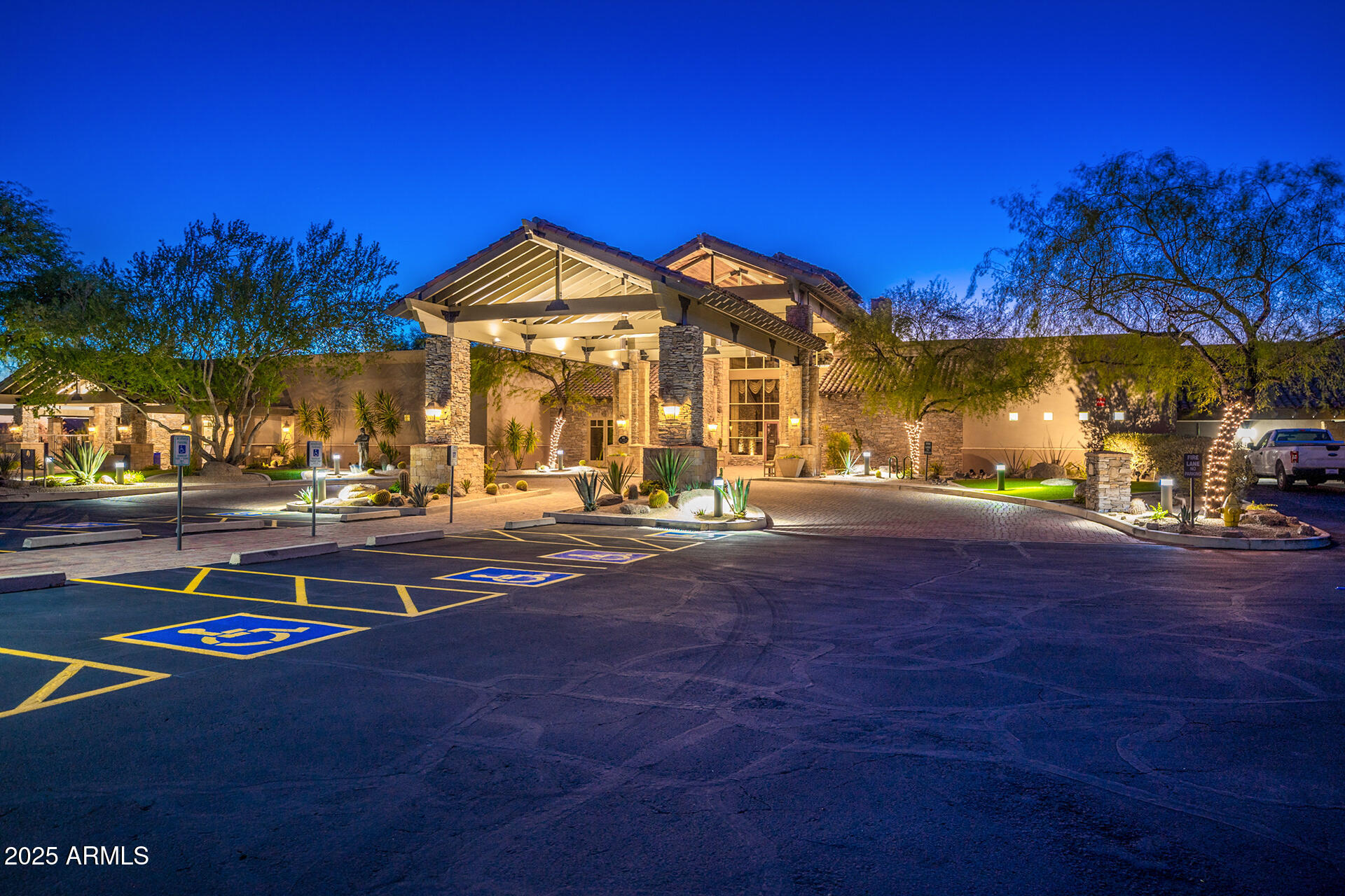 4037 N PINNACLE HILLS Circle