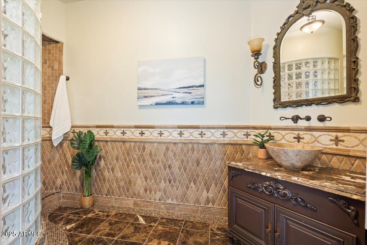 4037 N PINNACLE HILLS Circle