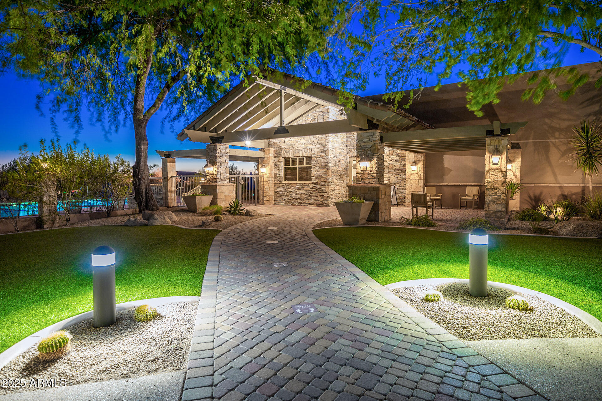 4037 N PINNACLE HILLS Circle