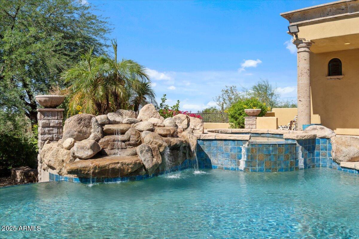 4037 N PINNACLE HILLS Circle