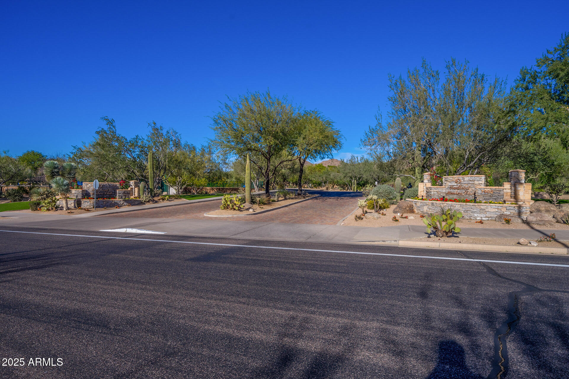 4037 N PINNACLE HILLS Circle